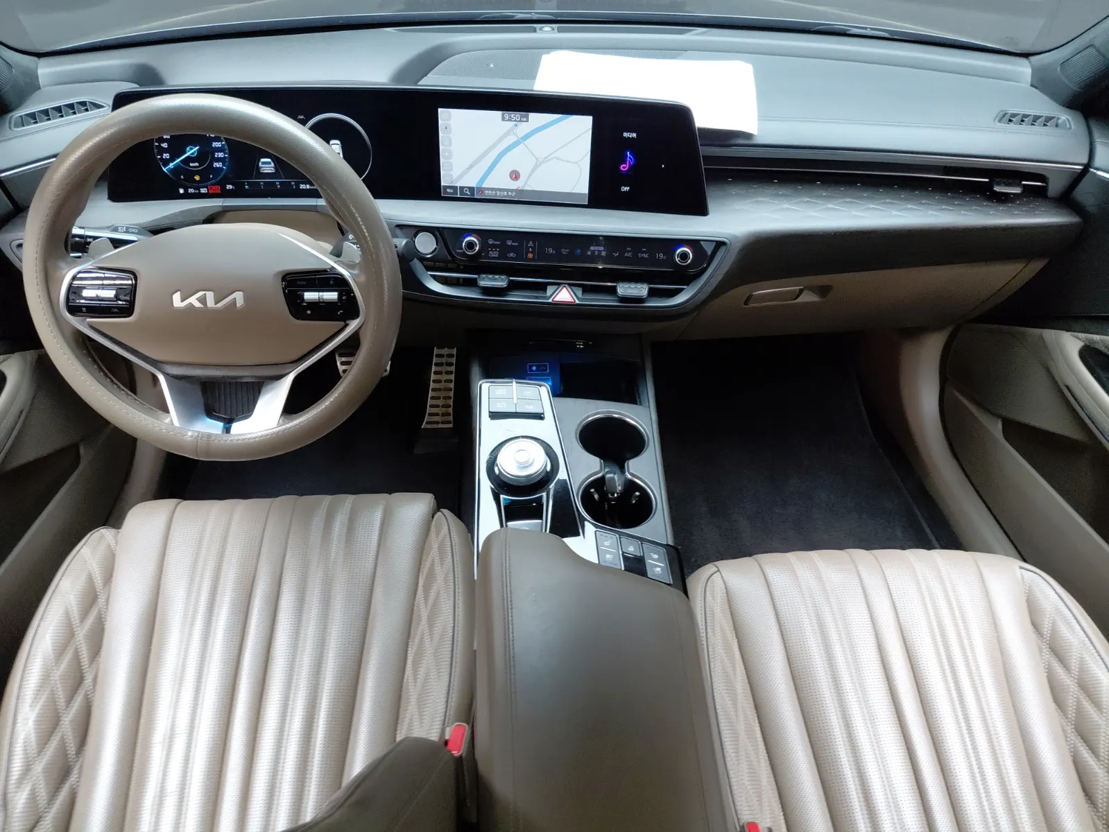 Kia K8 2022 4/5