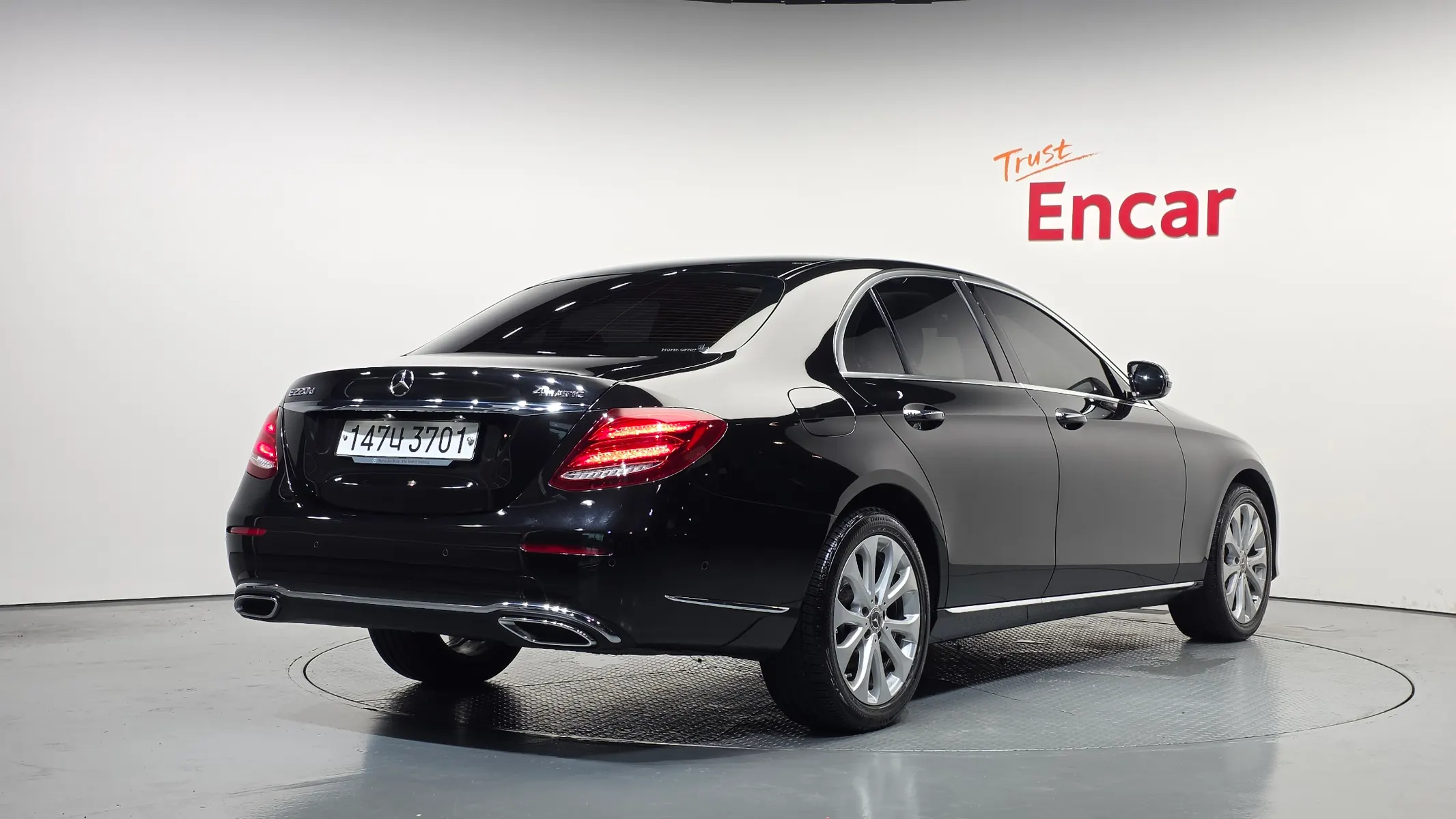 Mercedes-Benz E-Class W213 E220d 4MATIC 2019 2/33