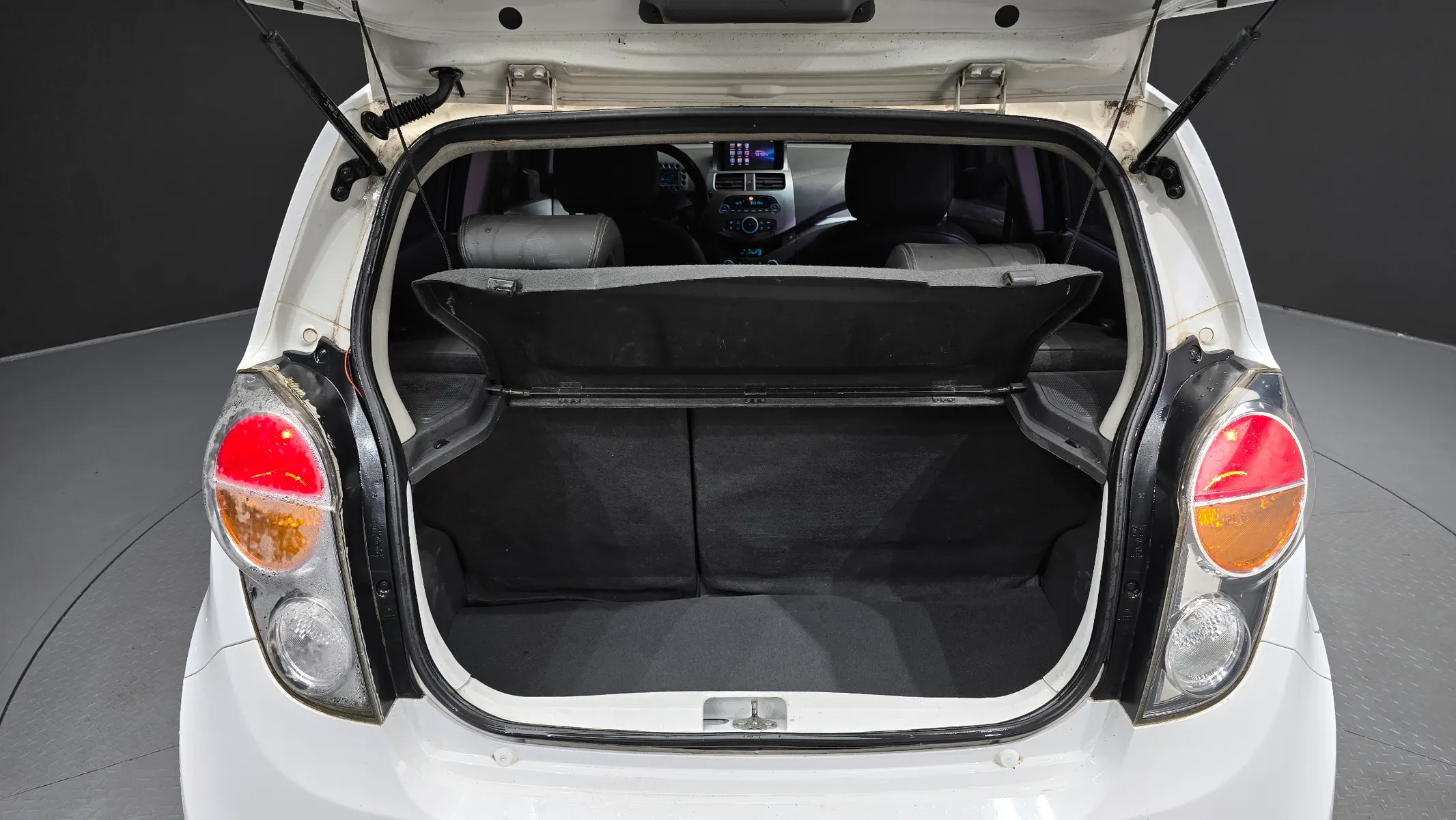 Chevrolet Spark LT 2012 20/21