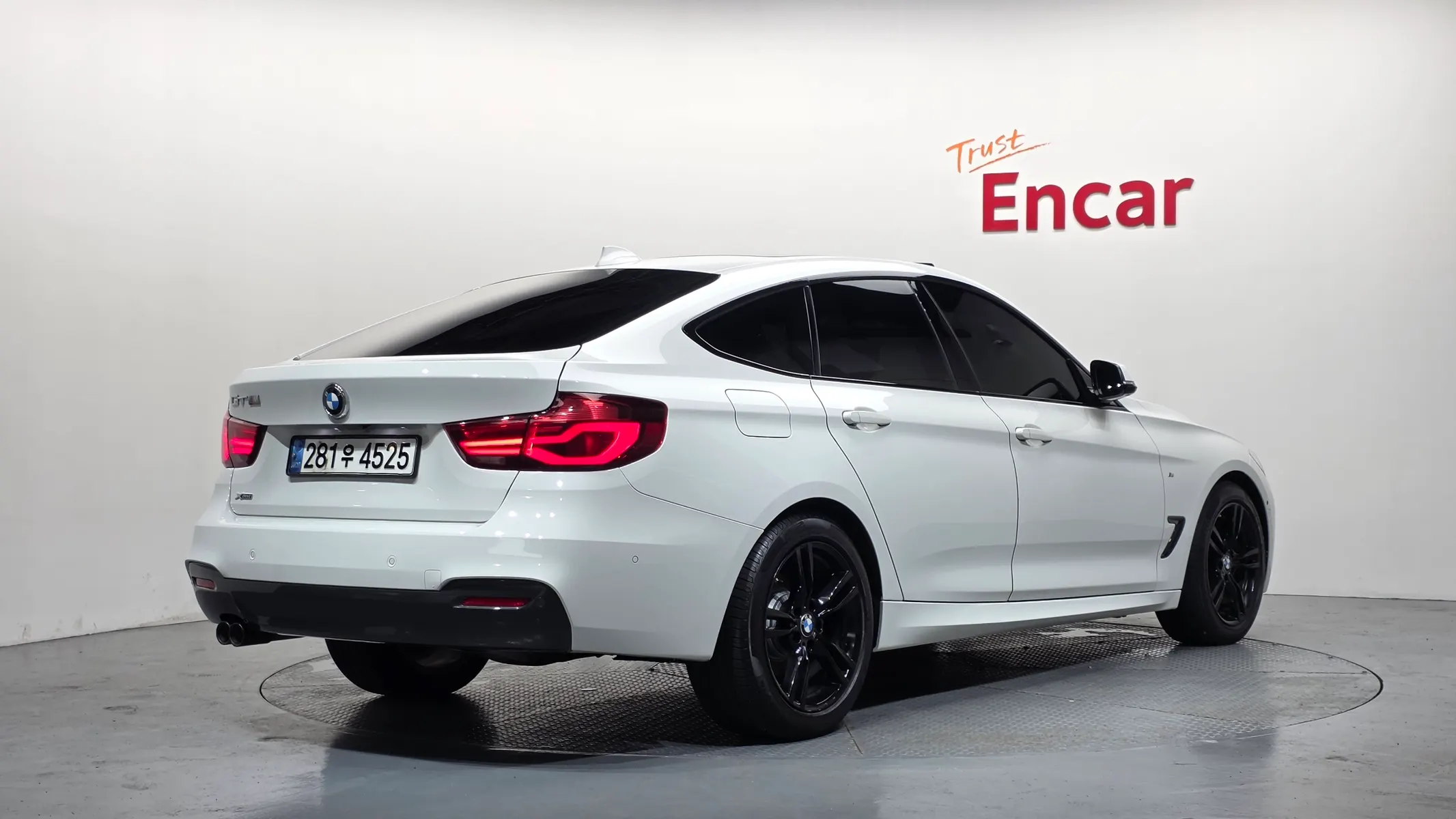 BMW 3 Series GT (F34) GT 320d xDrive M 2020 2/36