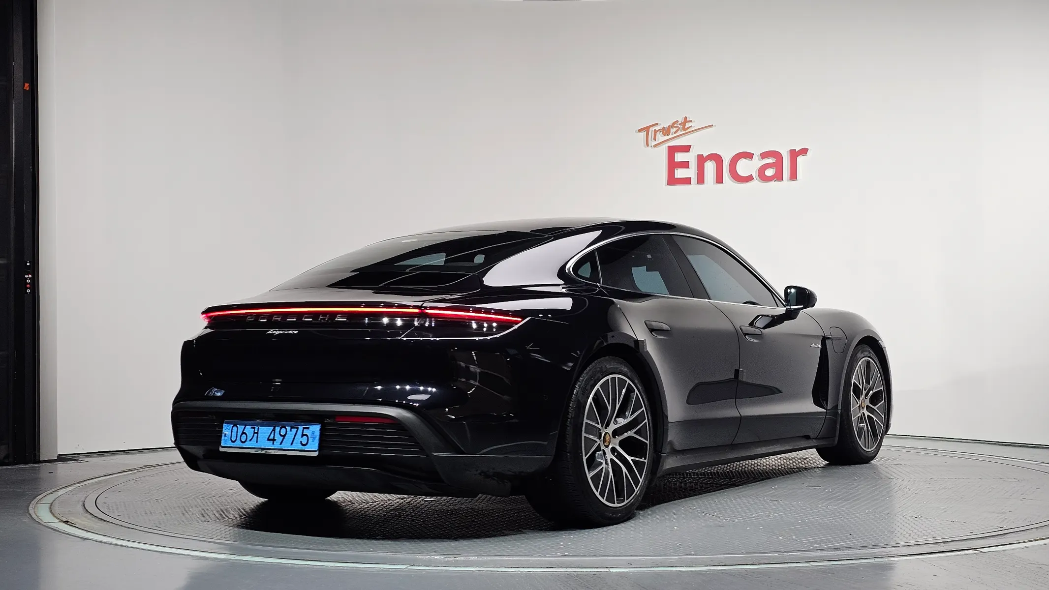 Porsche 타이칸 2021 2/33
