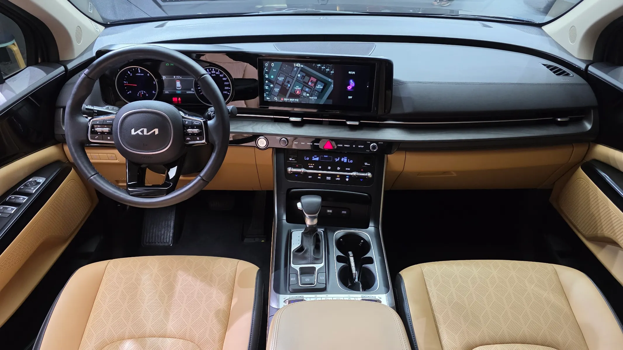Kia Carnival 9 2023 4/5