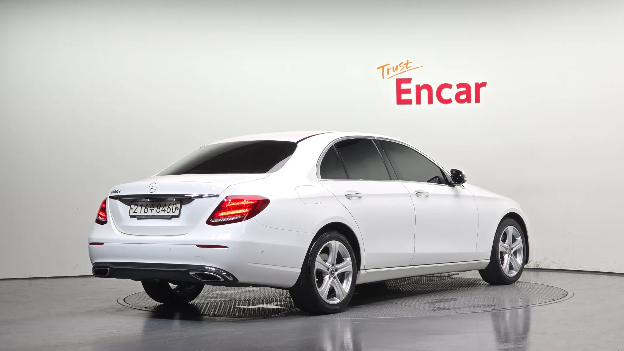 Mercedes-Benz E-Class W213 E220d 2018 2/21