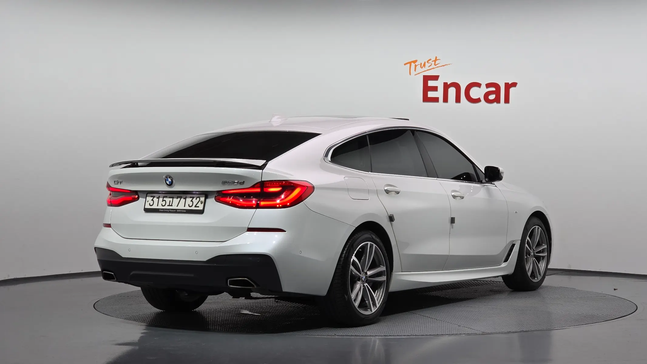 BMW 6 Series GT (G32) 620d M 2020 2/40