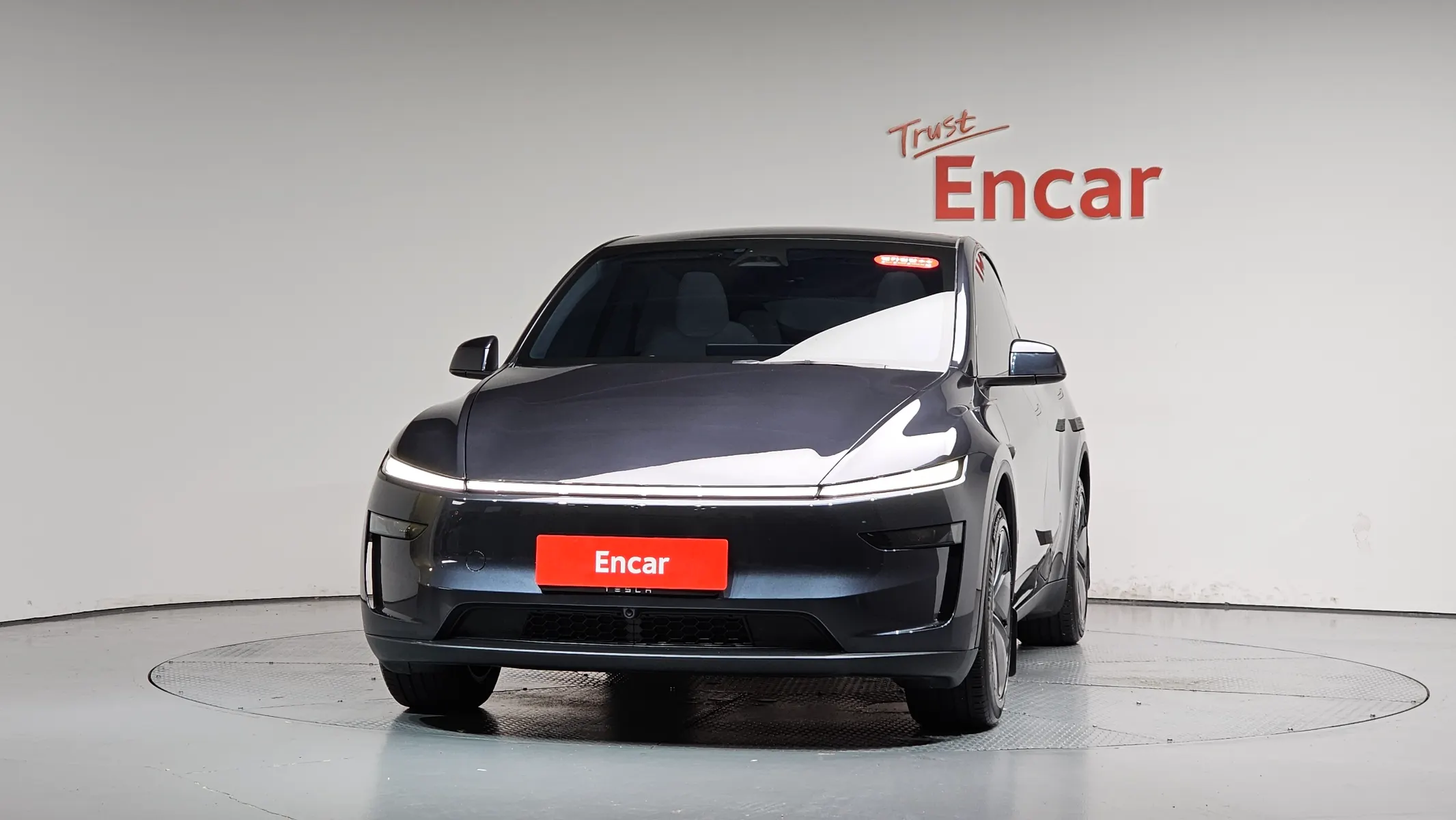 Tesla Y RWD 2025 2/5