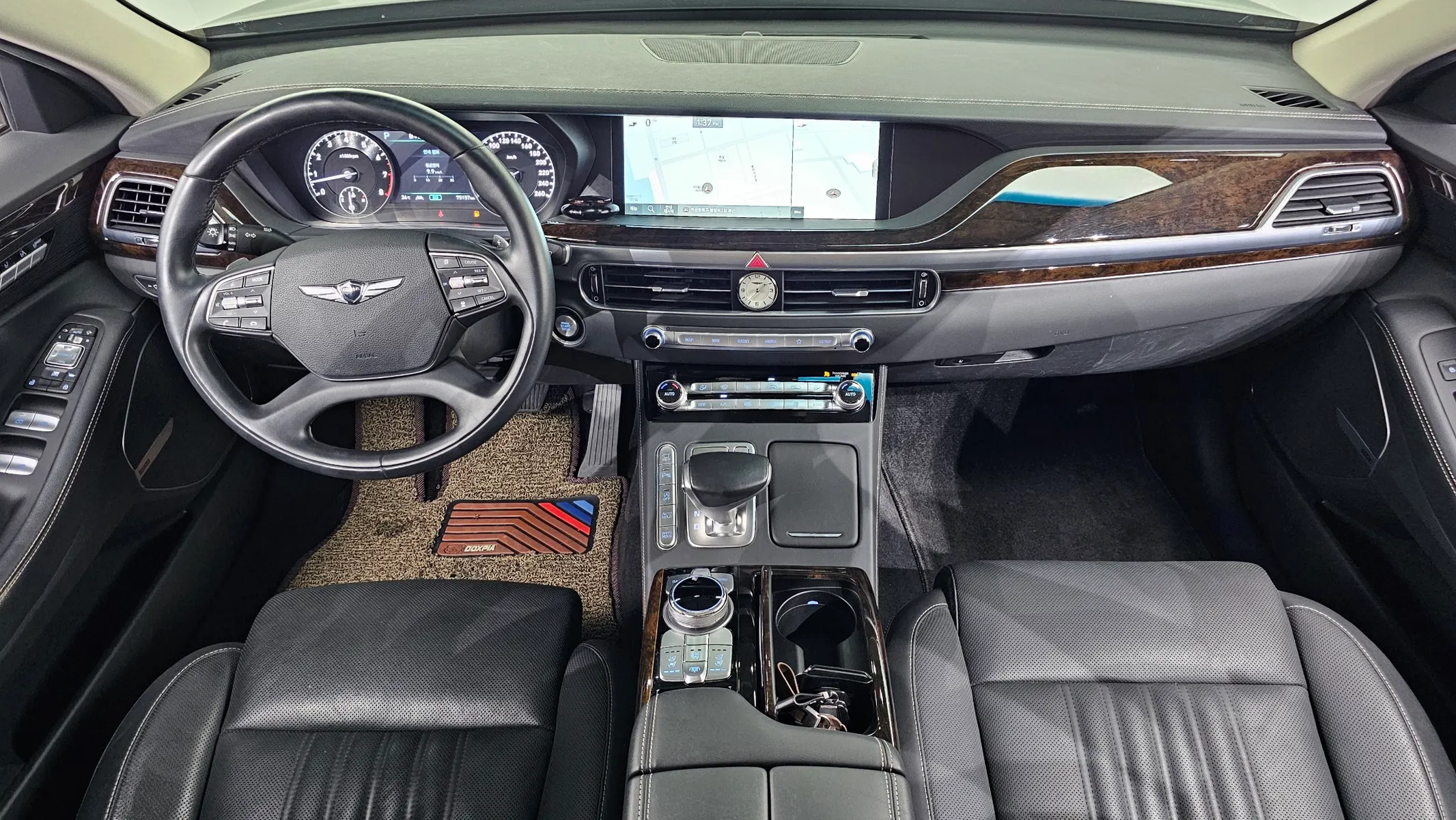Genesis G90 3.8 AWD 2018 4/5