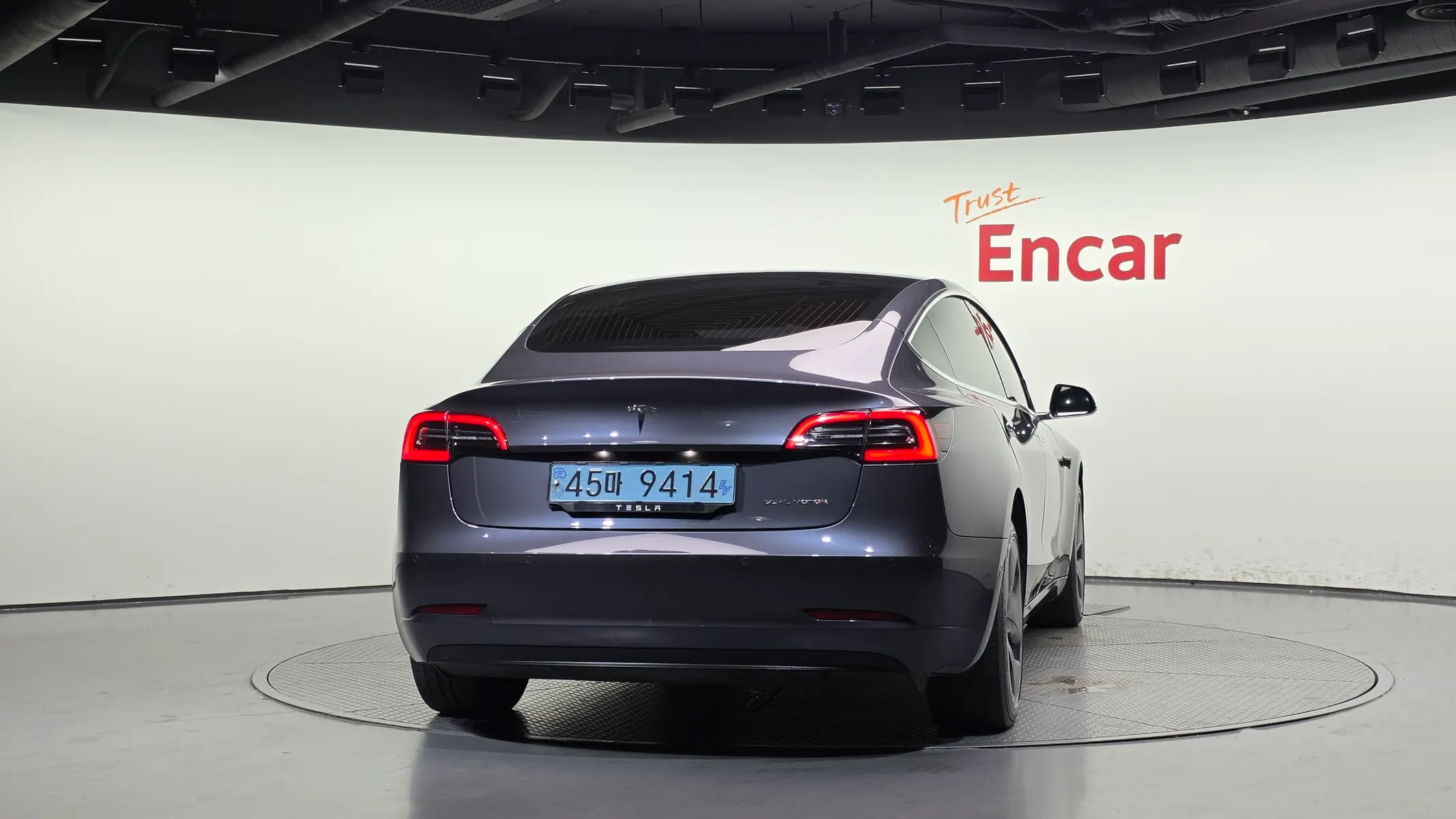 Tesla 3 AWD 2020 3/5
