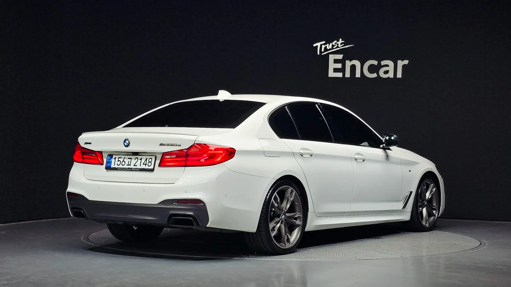 BMW 5 Series (G30) M550d xDrive 2019 2/38