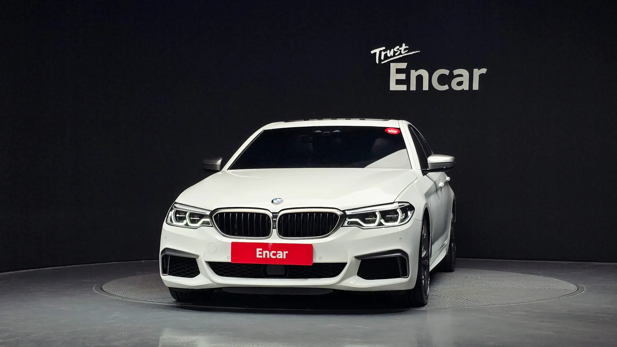 BMW 5 Series (G30) M550d xDrive 2019 3/38