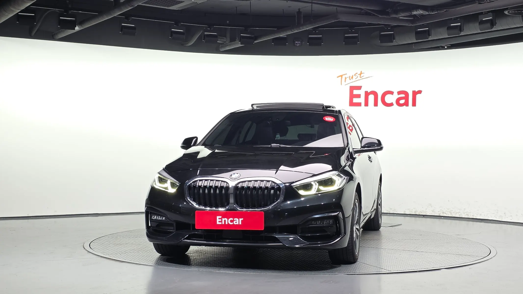 BMW 1 Series (F40) 118d 2020 3/32