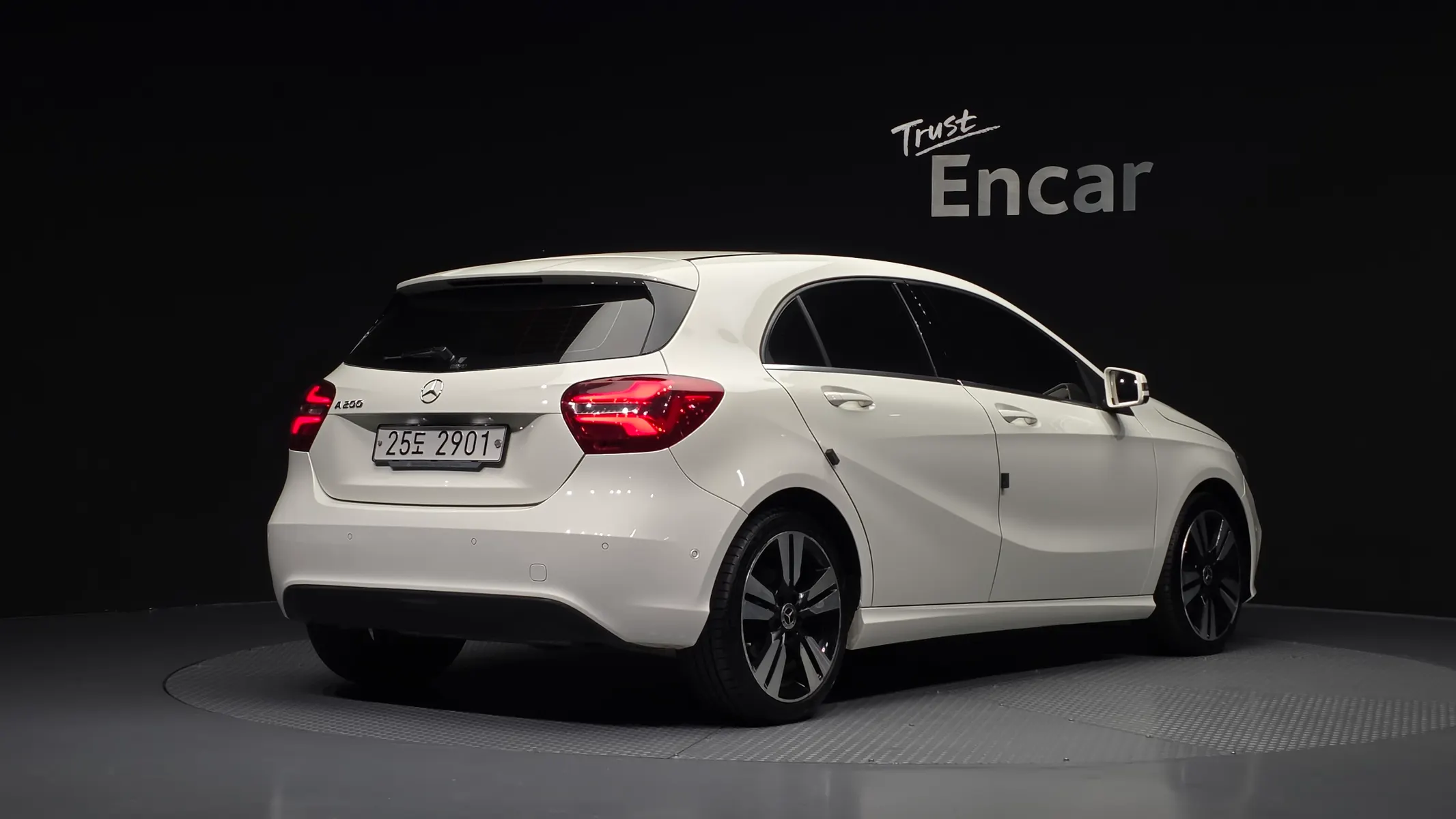 Mercedes-Benz A-Class W176 A200 2018 2/32