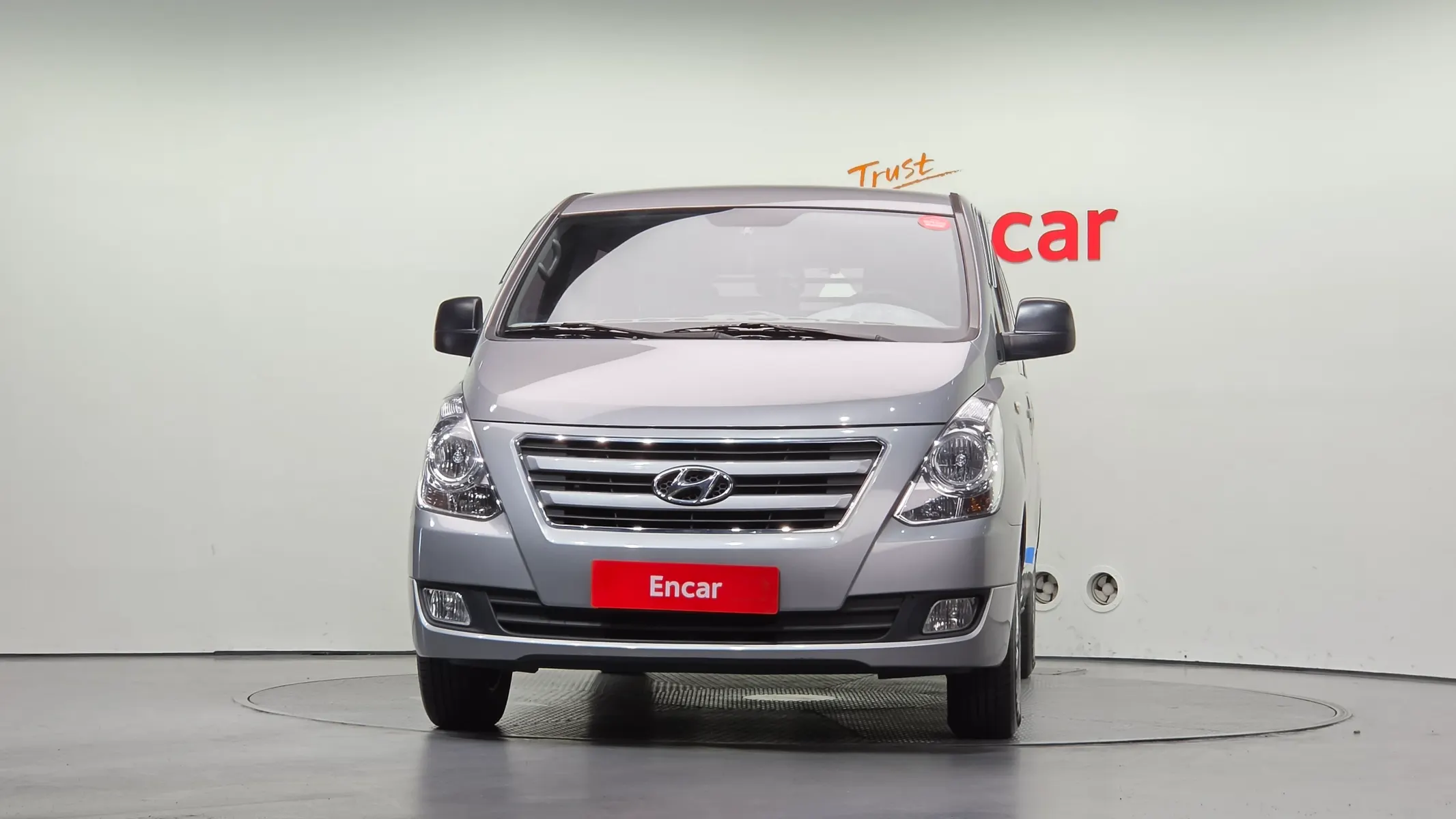 Hyundai Grand Starex 5 2015 2/5