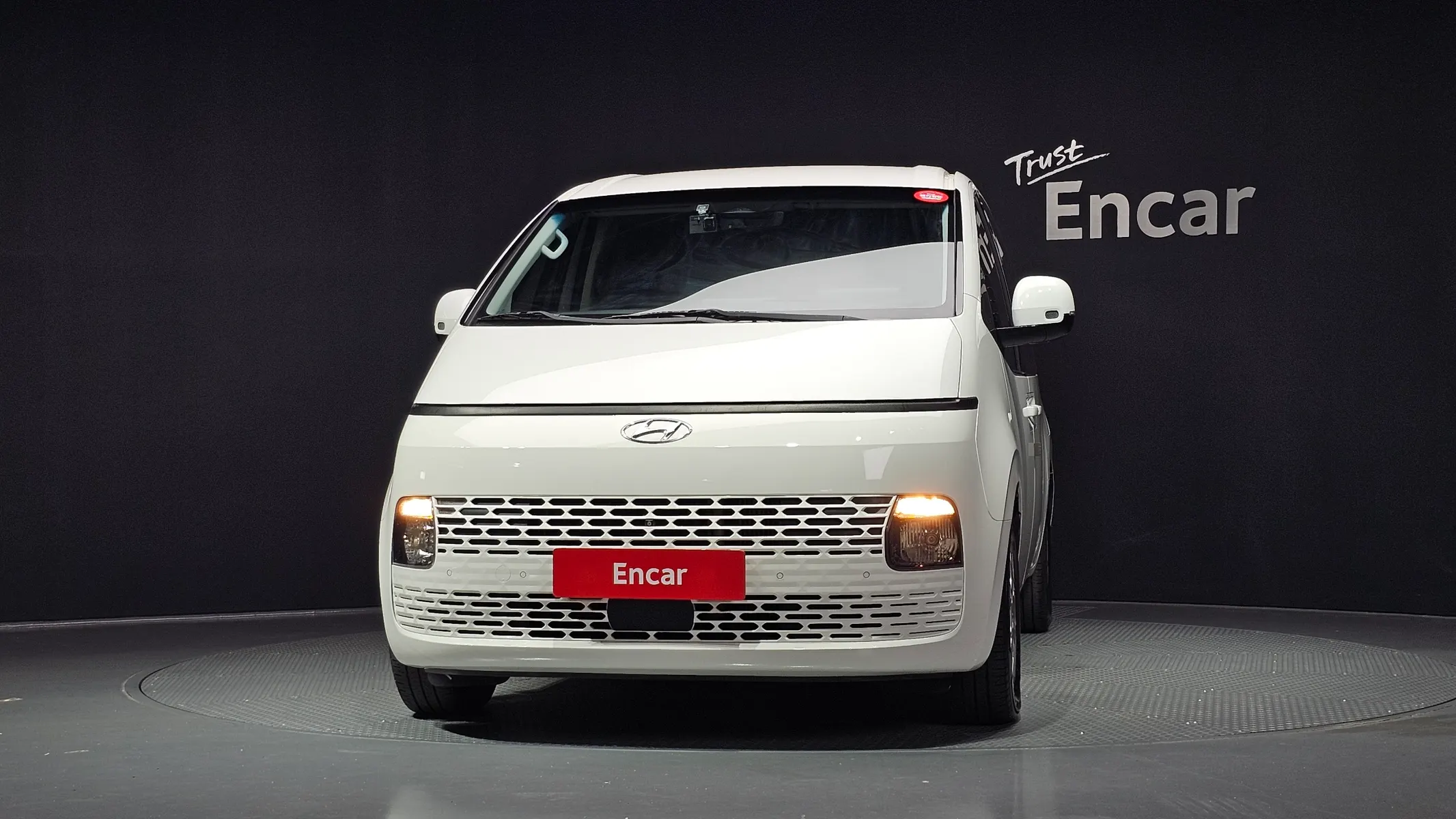 Hyundai Staria 5 2021 2/5