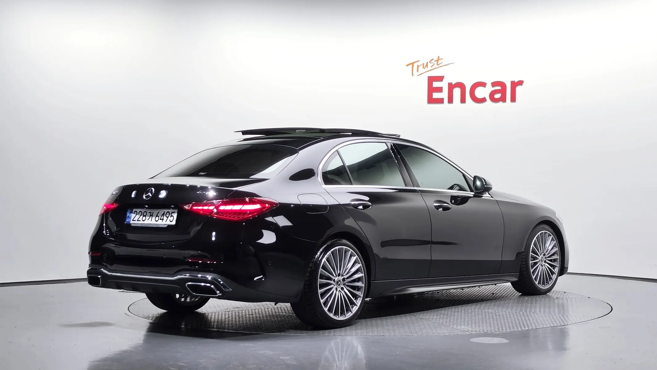 Mercedes-Benz C-Class W206 C300 4MATIC AMG Line 2023 2/35