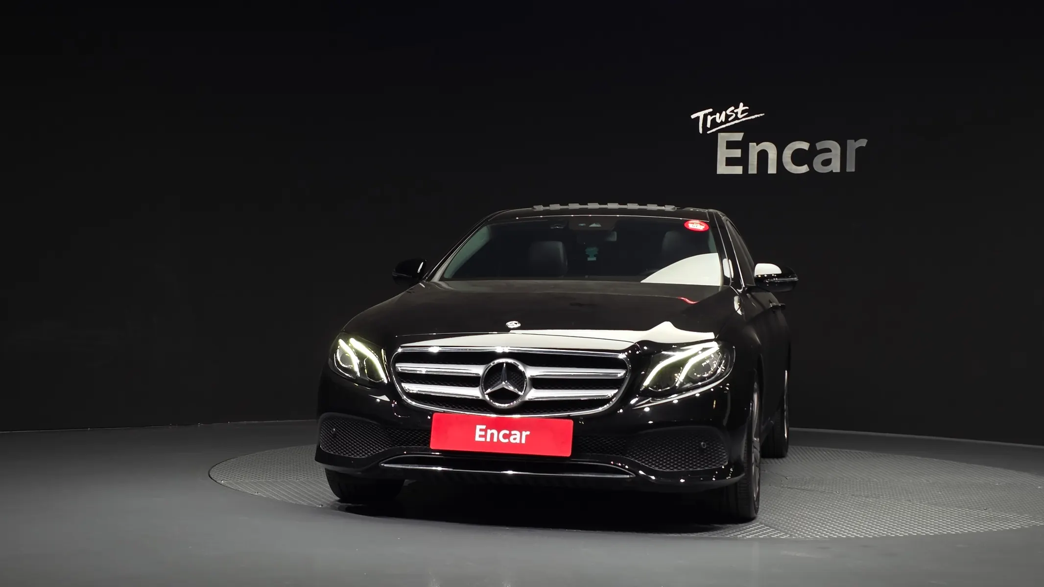 Mercedes-Benz E-Class W213 E300 2018 3/36