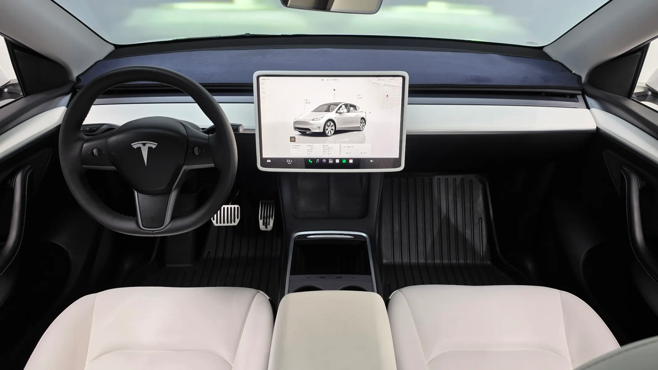 Tesla Y RWD 2023 4/5