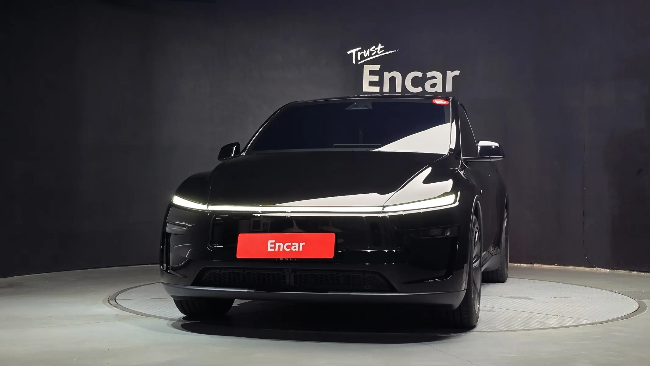 Tesla Y RWD 2026 2/5