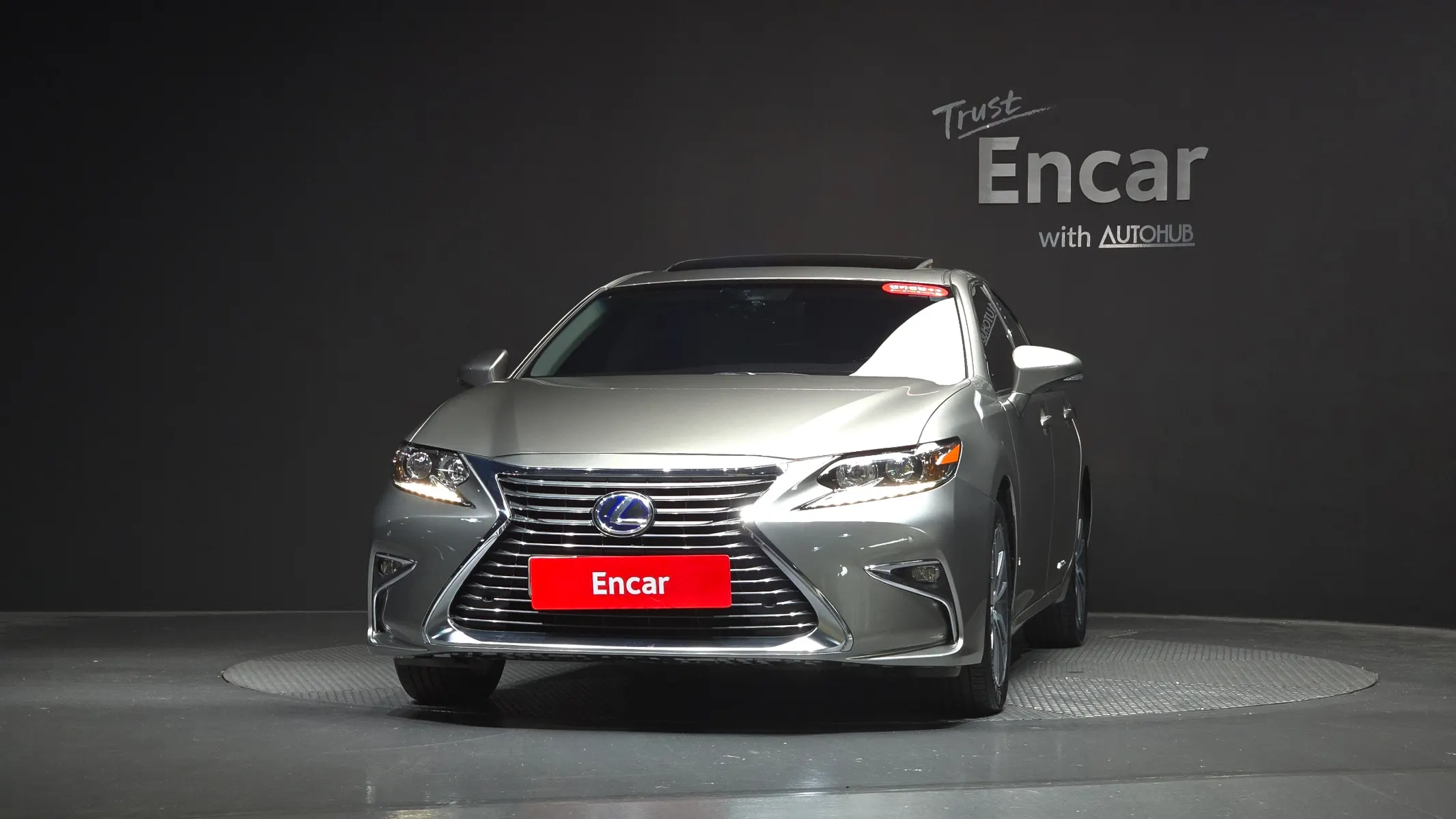 Lexus ES300h 2017 2/5