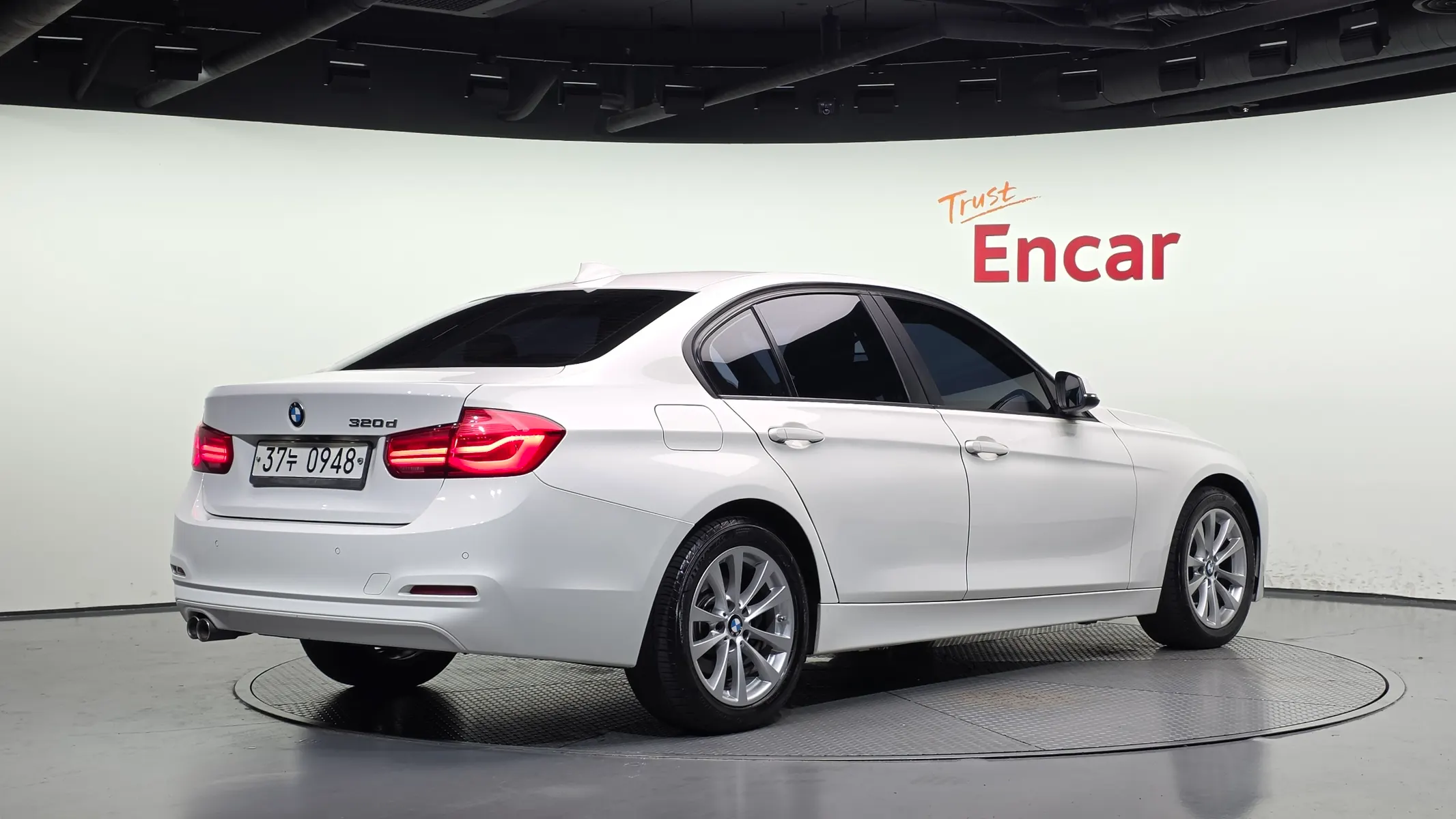 BMW 3 Series (F30) 320d 2016 2/21