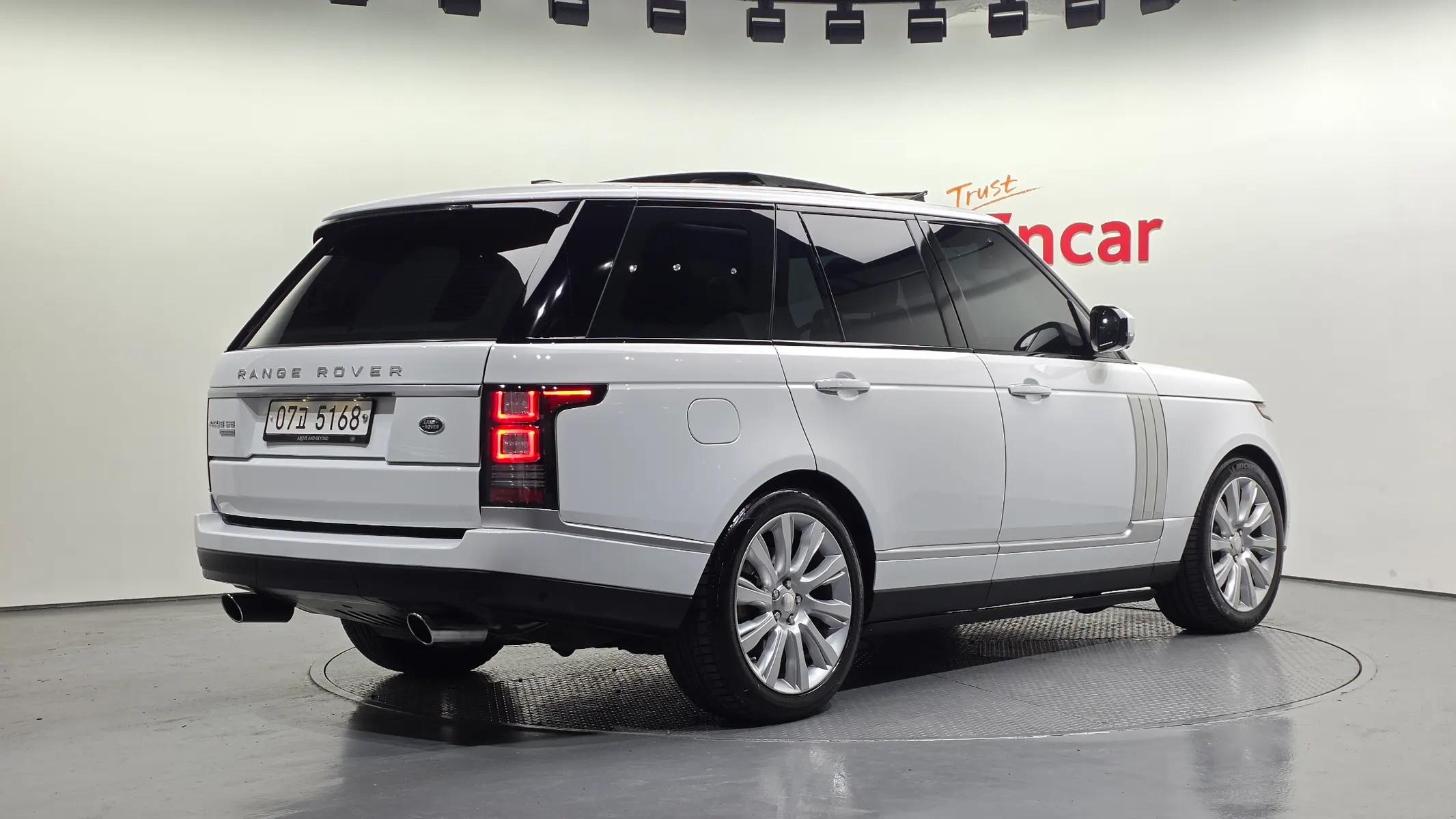 Land Rover 4 3.0 TDV6 Vogue SE 2014 2/21