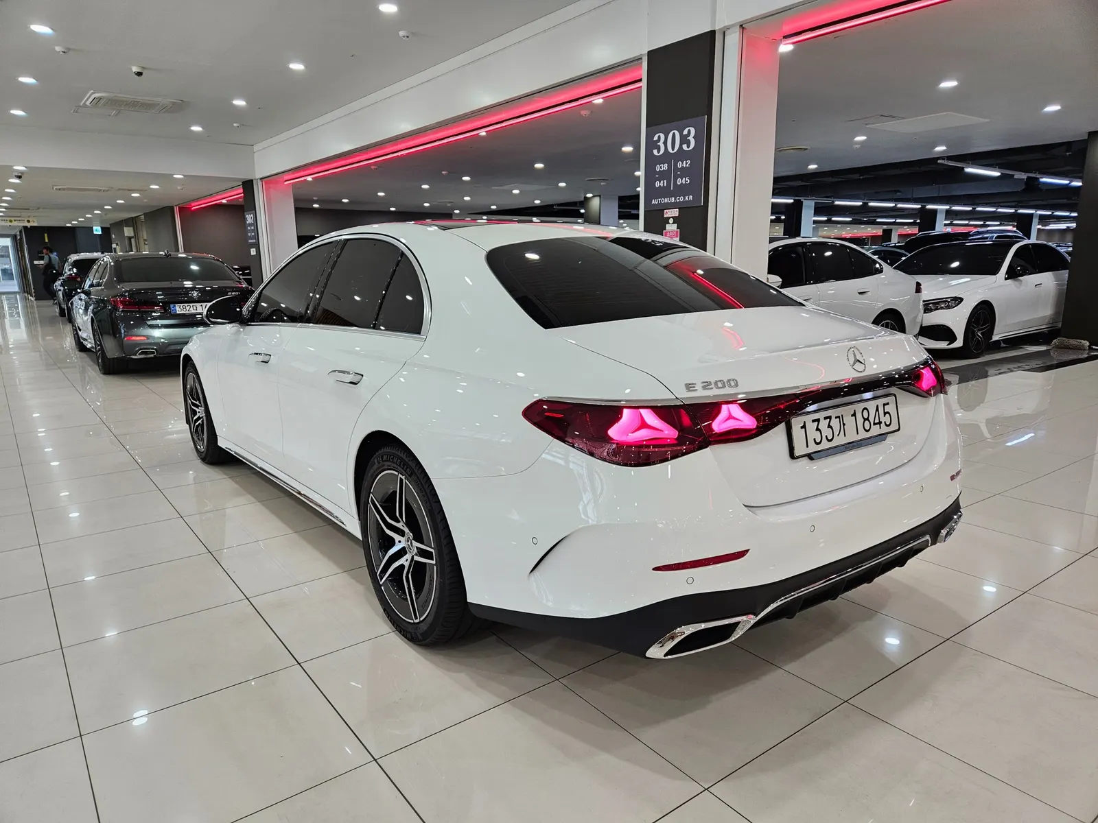 Mercedes-Benz E-Class W214 E200 AMG Line 2025 2/21