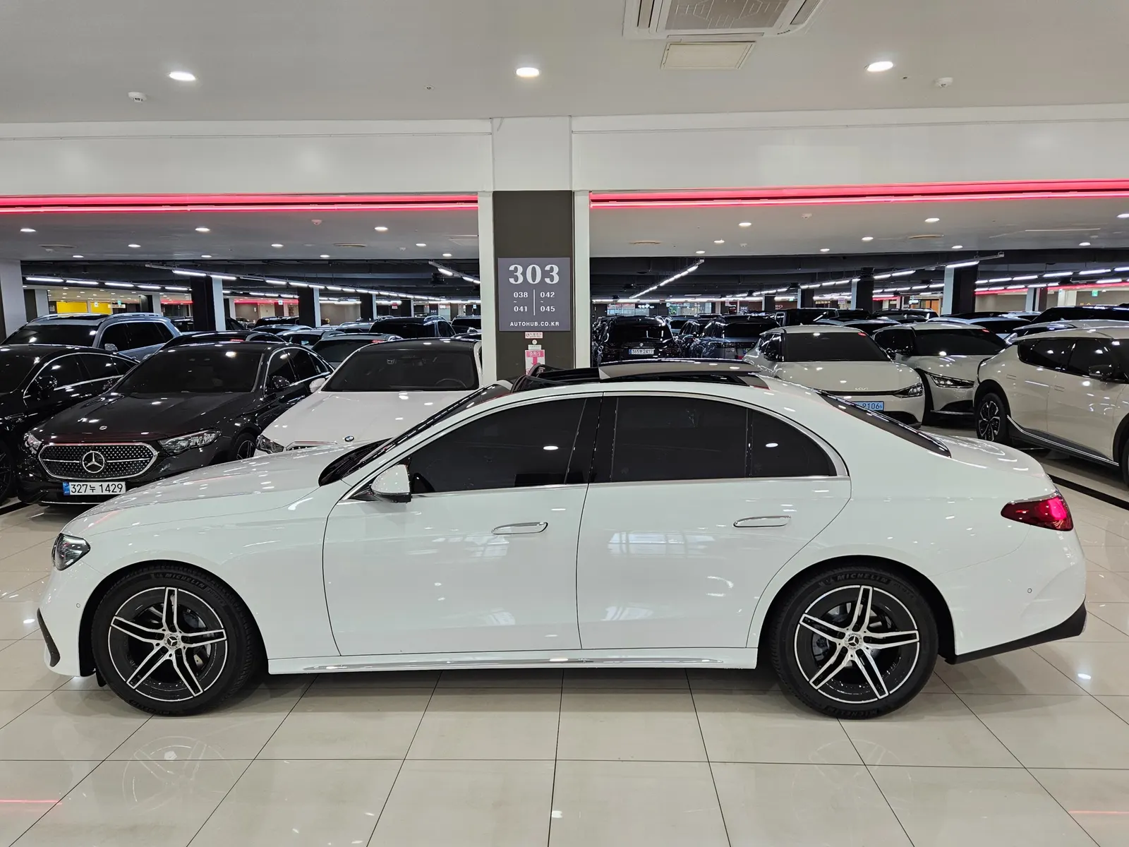 Mercedes-Benz E-Class W214 E200 AMG Line 2025 20/21