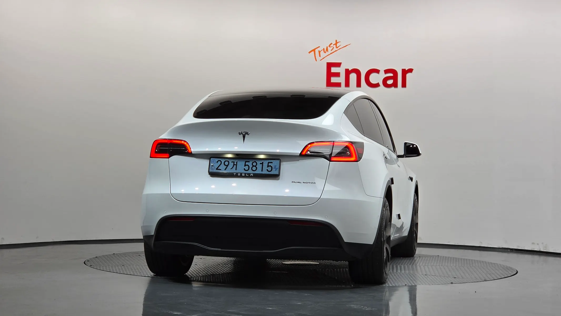 Tesla Y AWD 2022 3/5