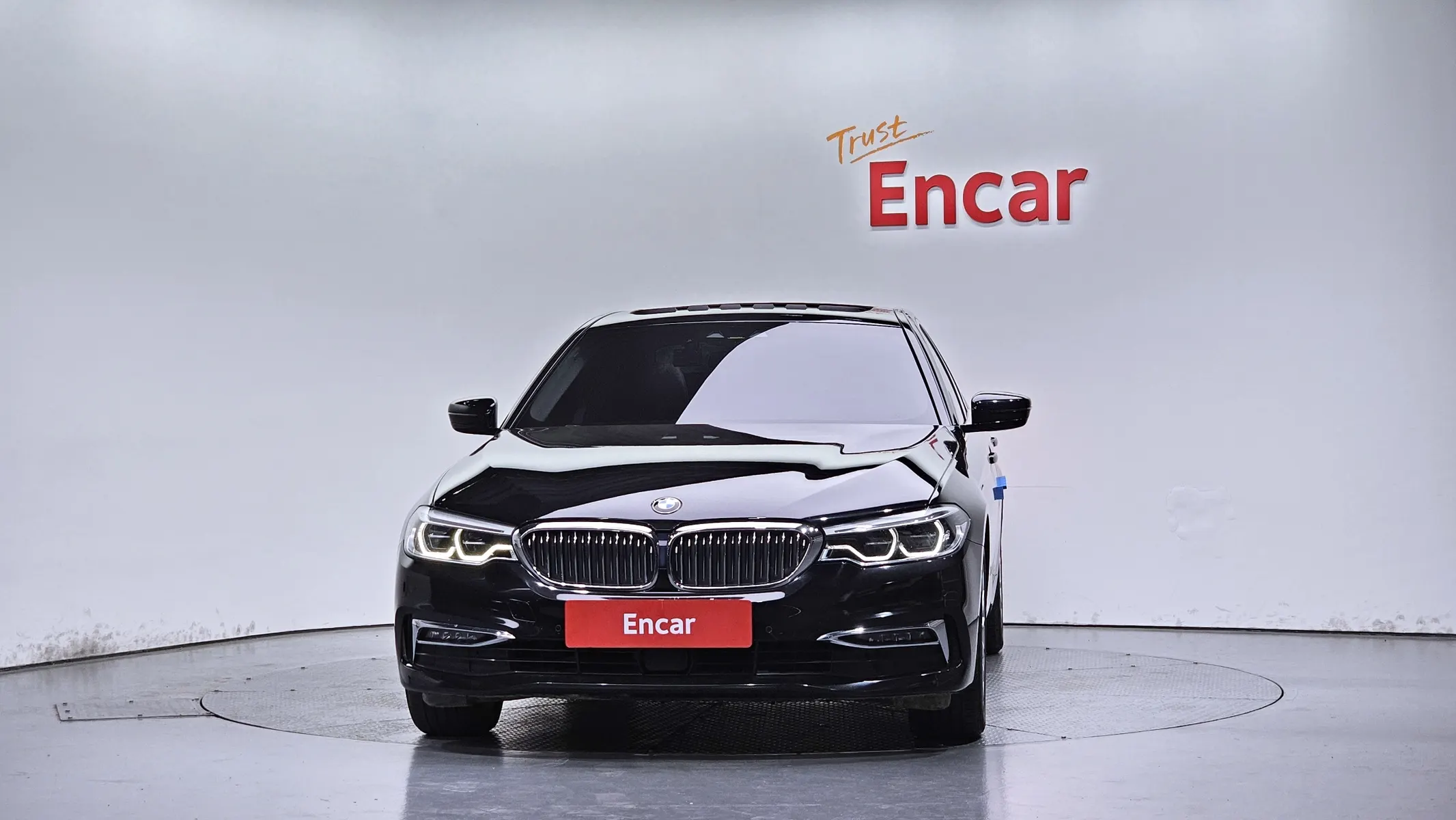 BMW 5 Series (G30) 520d 2020 2/33