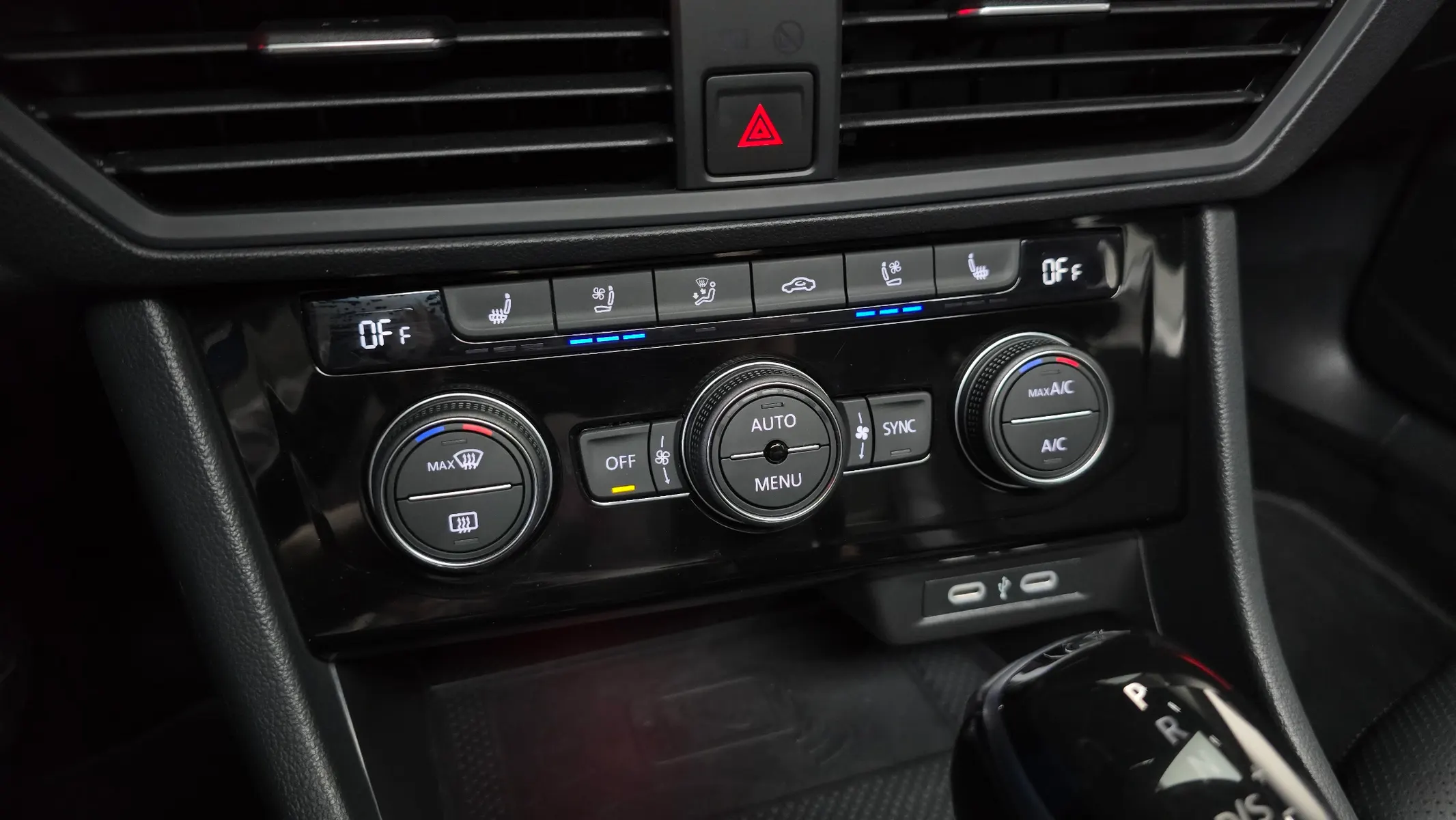 Volkswagen 7 1.5 TSI 2023 32/33