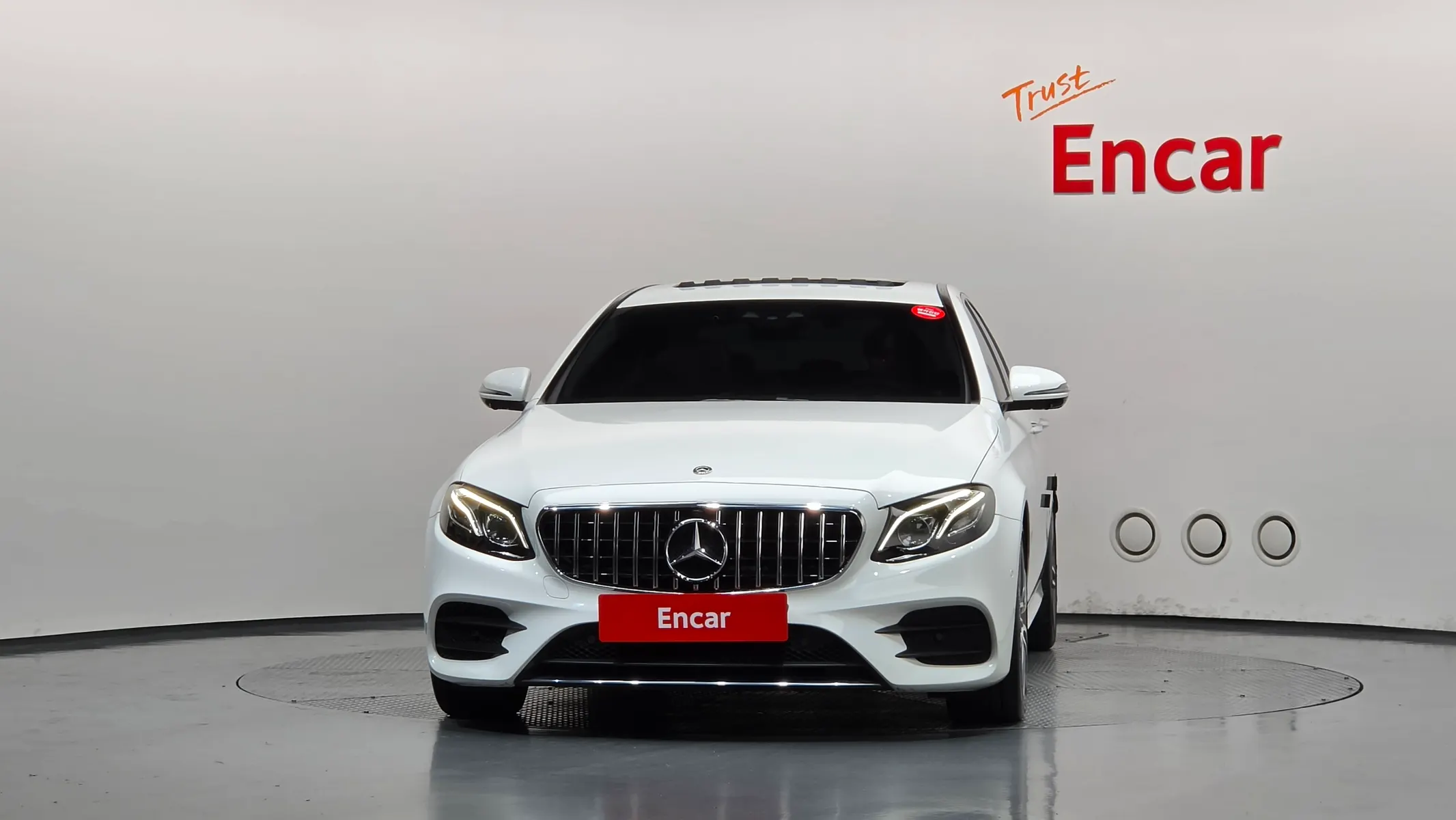Mercedes-Benz E-Class W213 E300 AMG Line 2019 3/35