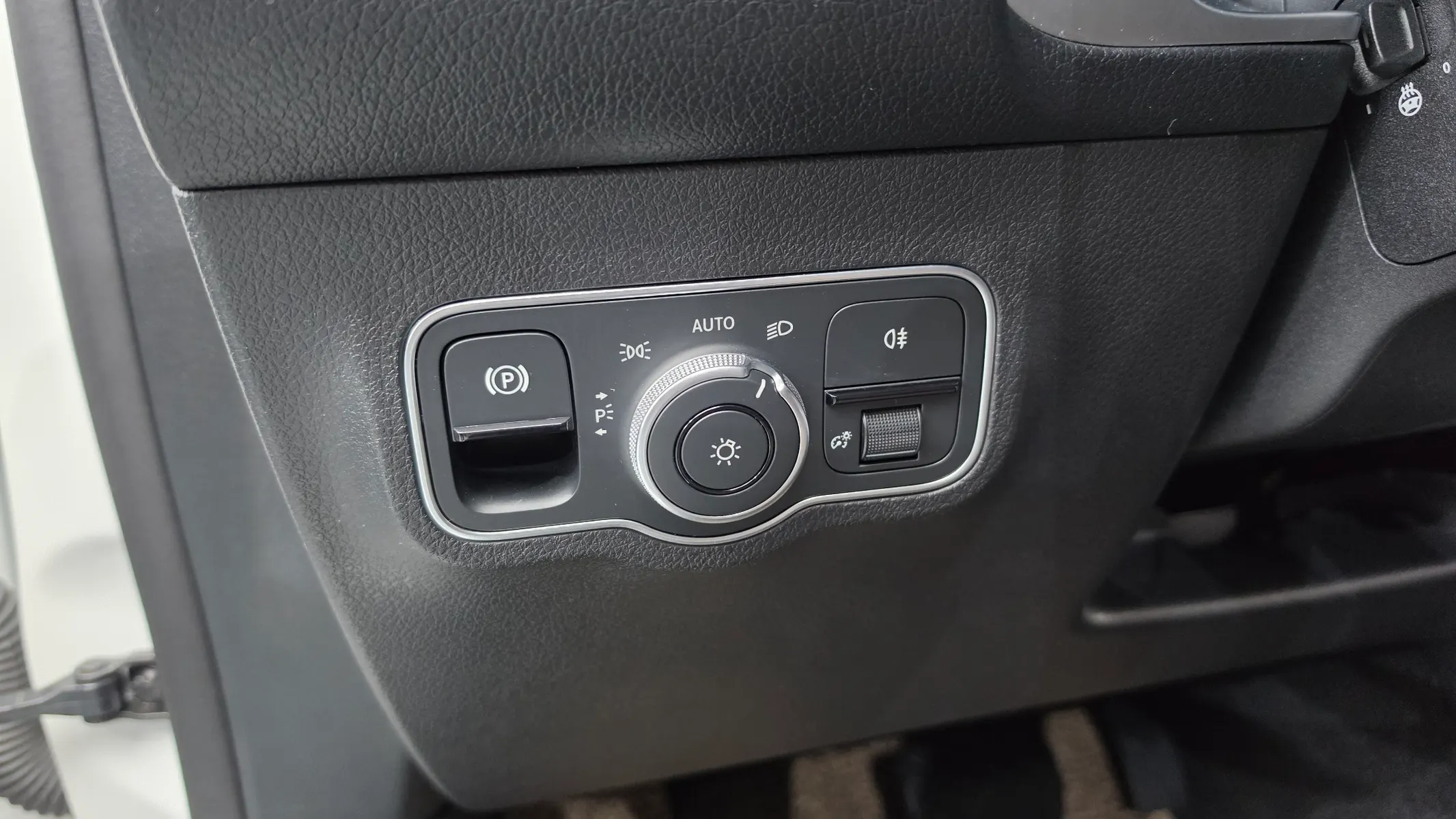 Mercedes-Benz EQB X243 EQB300 4MATIC 2024 38/39