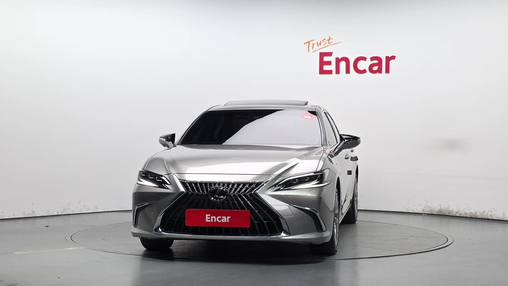 Lexus ES300h 7 2024 2/5