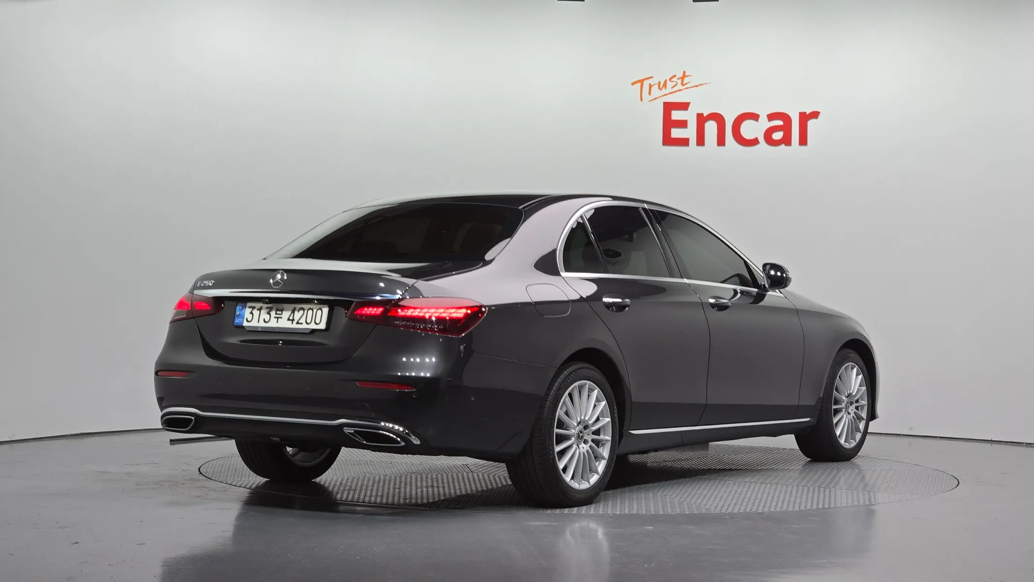 Mercedes-Benz E-Class W213 E250 2021 2/32