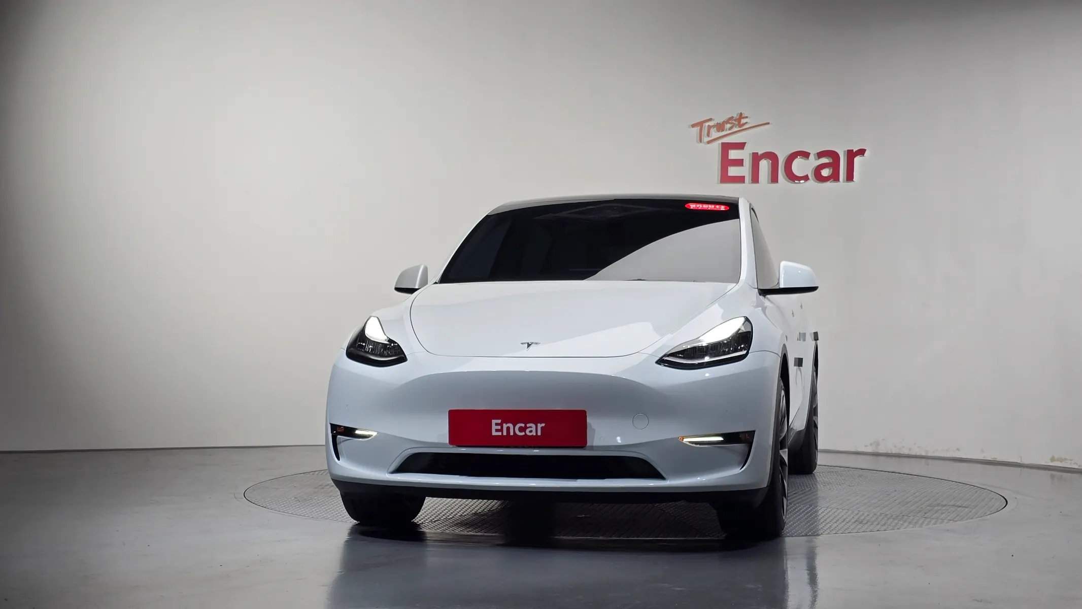 Tesla Y AWD 2022 2/5