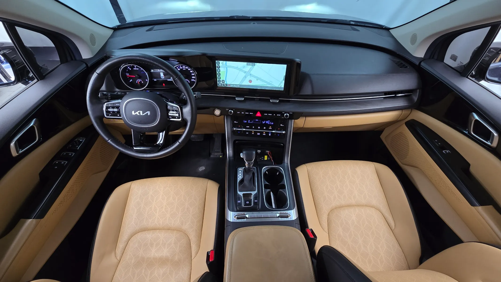 Kia Carnival 9 2022 4/5