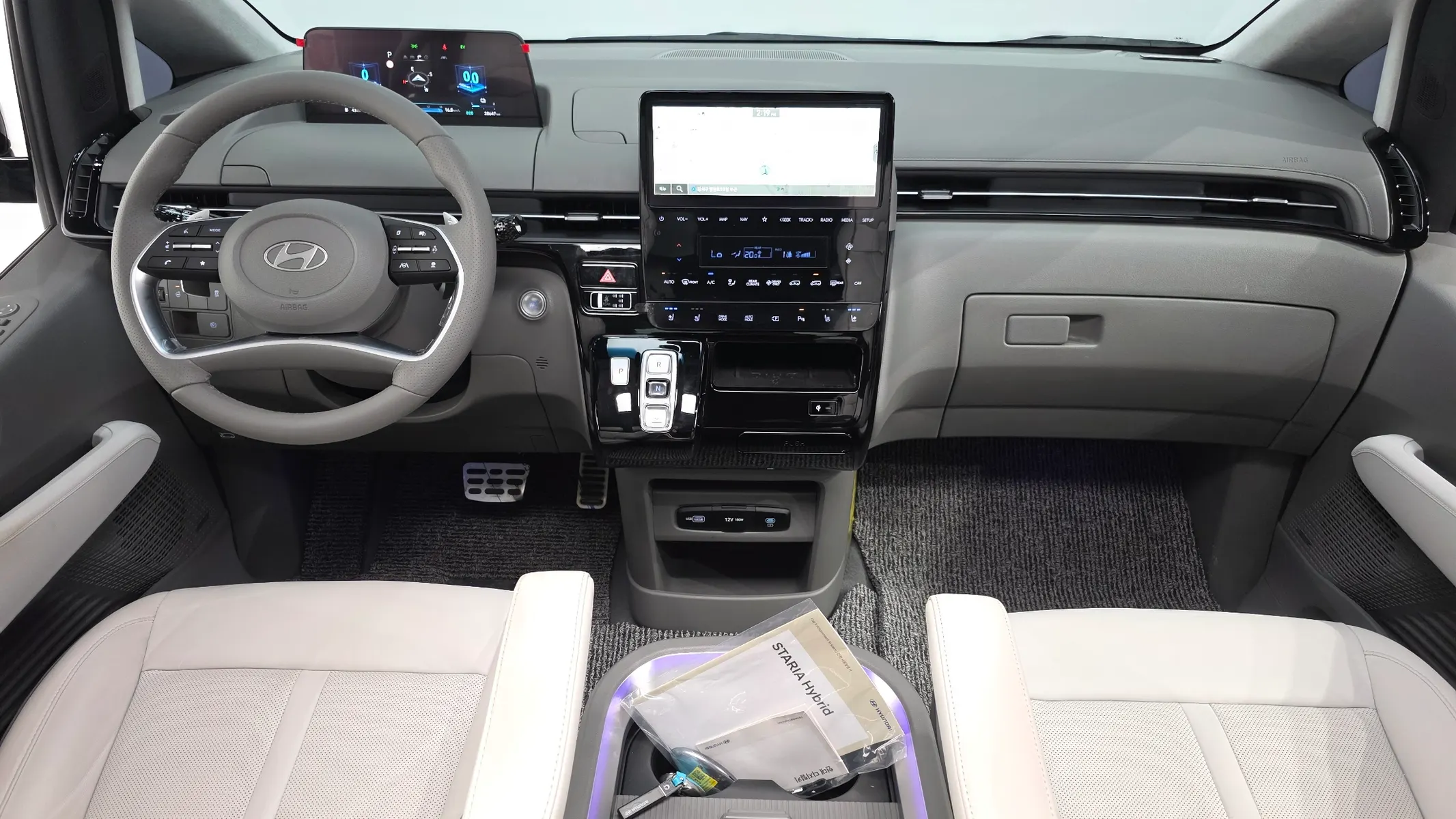 Hyundai Staria HEV 1.6 7 2025 4/5