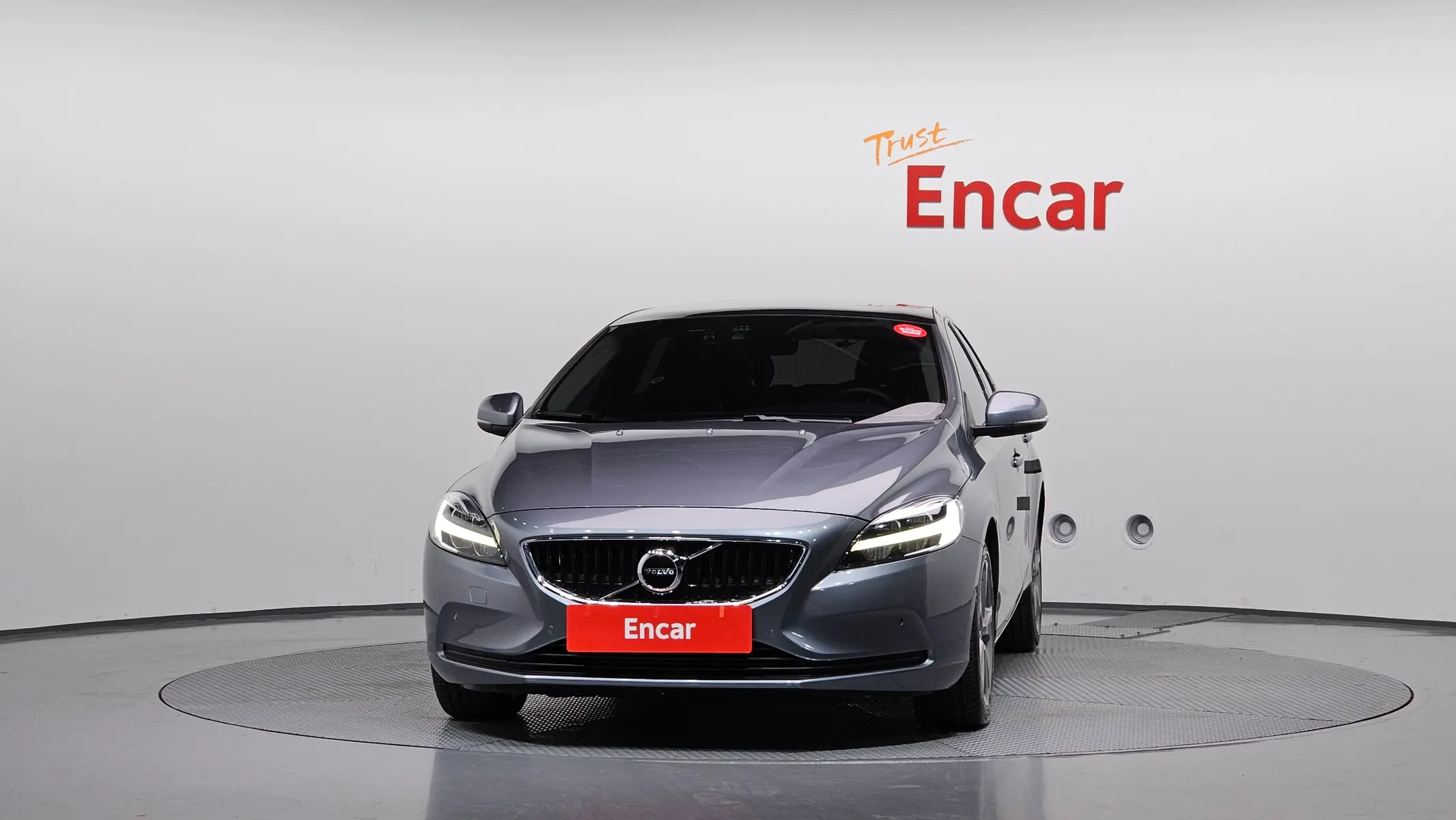 Volvo V40 D3 2017 2/5