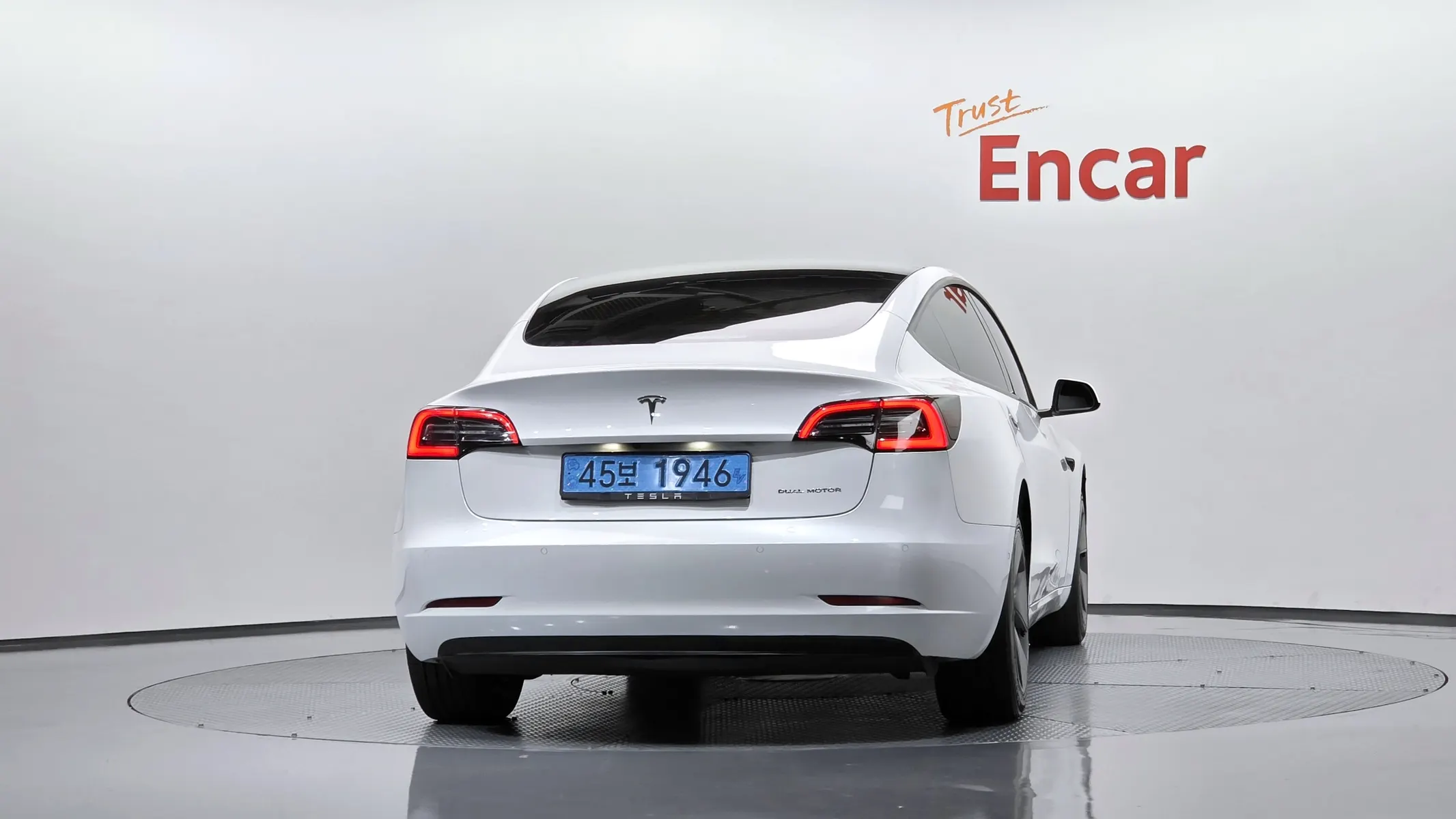 Tesla 3 AWD 2022 3/5