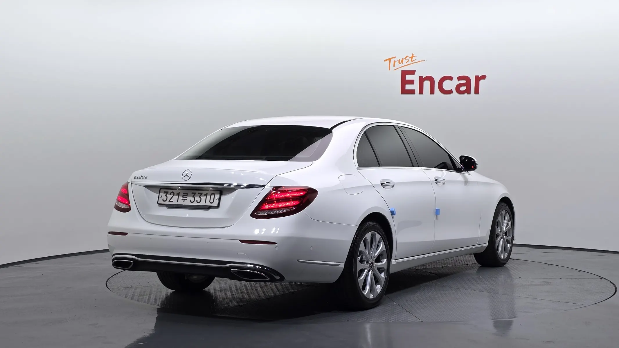 Mercedes-Benz E-Class W213 E220d 2018 2/21