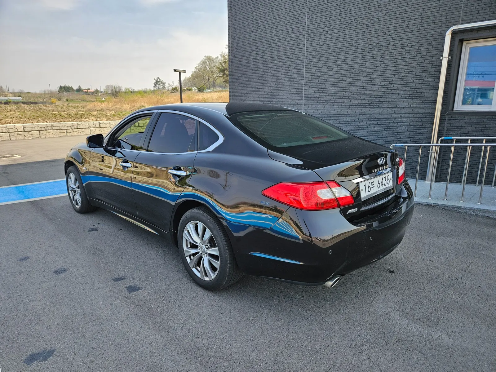 Infiniti M37 M37x AWD 2013 3/5