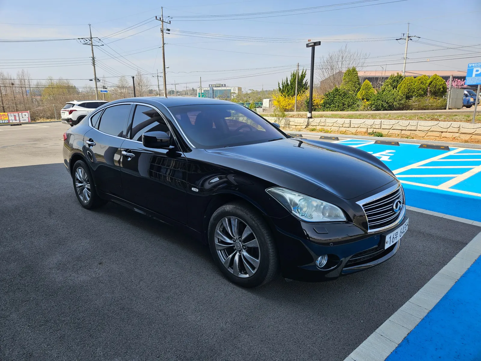 Infiniti M37 M37x AWD 2013 2/5