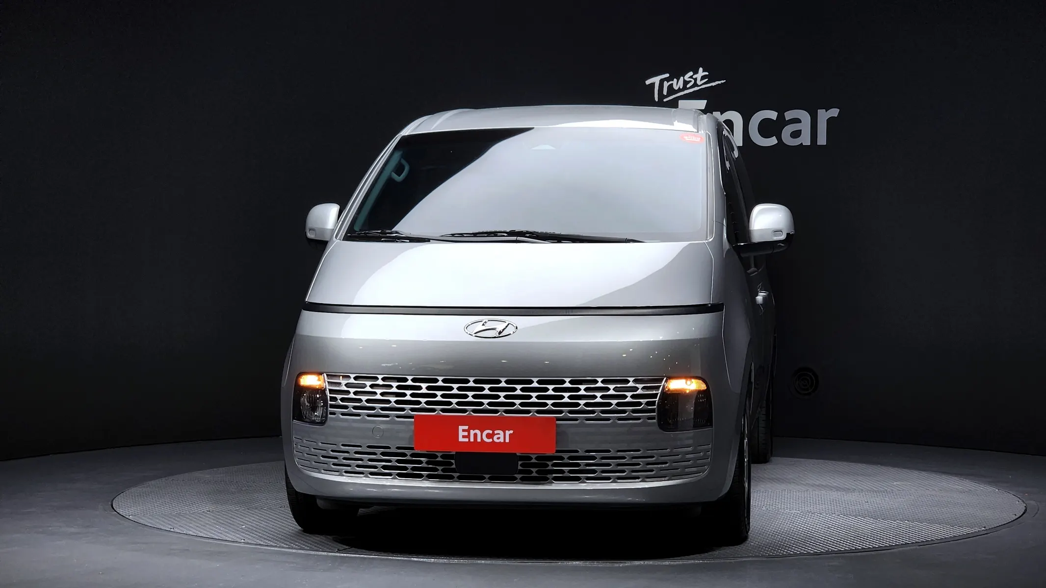 Hyundai Staria L3.5 5 2024 2/5
