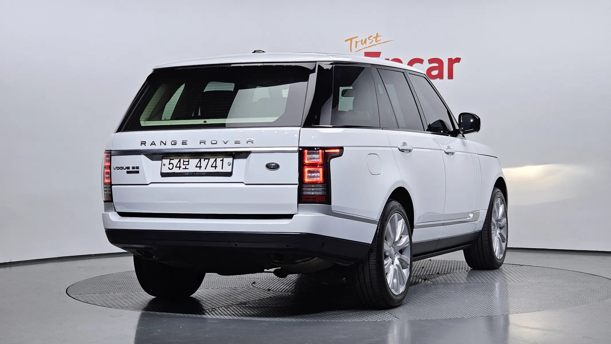 Land Rover 4 5.0 SC Vogue SE 2016 2/21