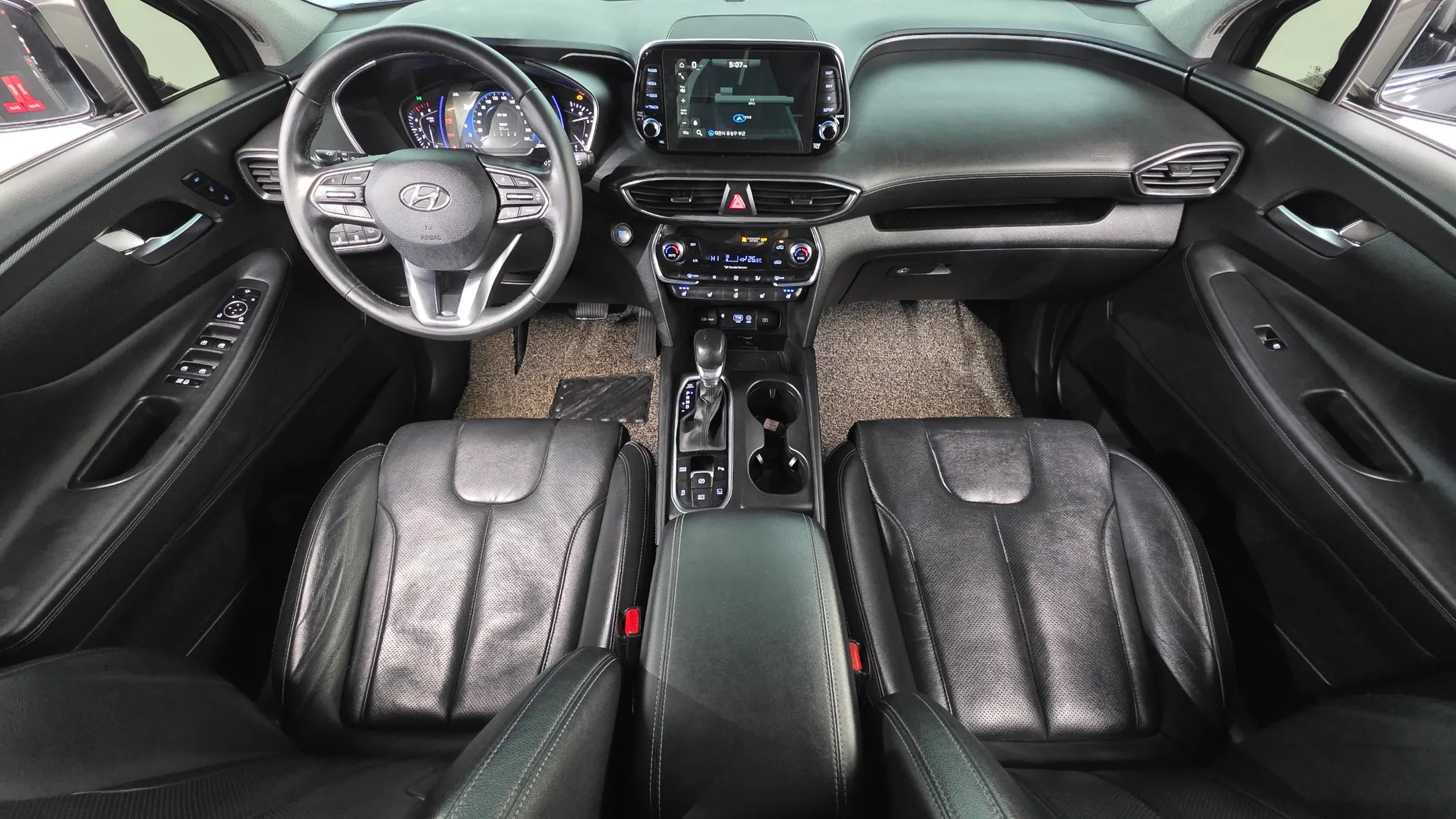 Hyundai TM 2.0 2WD 2018 4/5