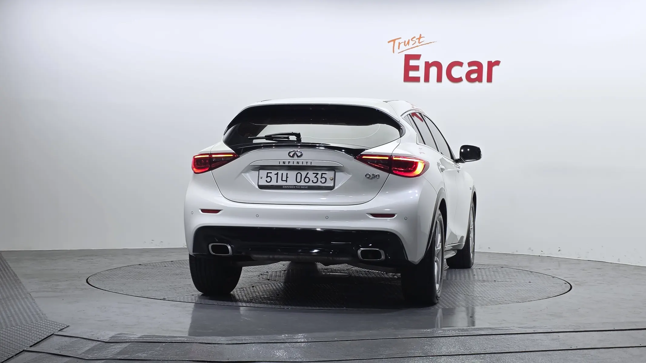 Infiniti Q30 2.0 2019 3/5