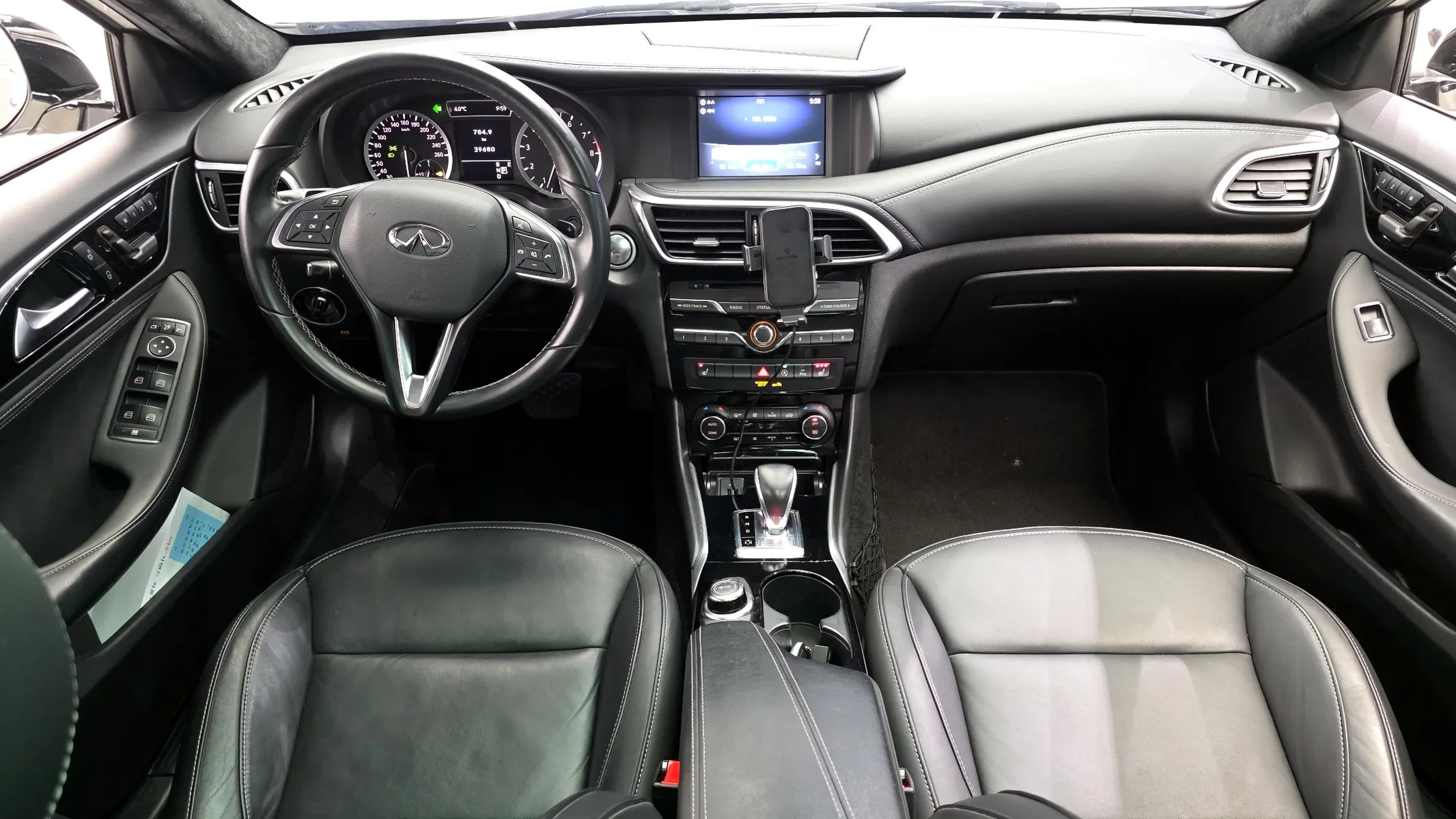 Infiniti Q30 2.0 2019 4/5