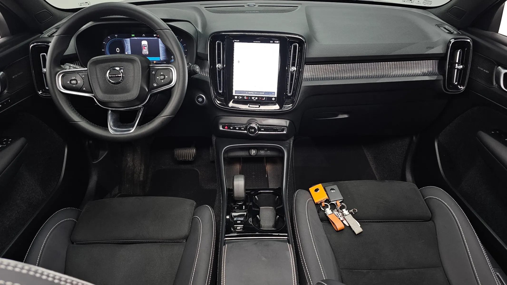 Volvo XC40 B4 2025 4/5