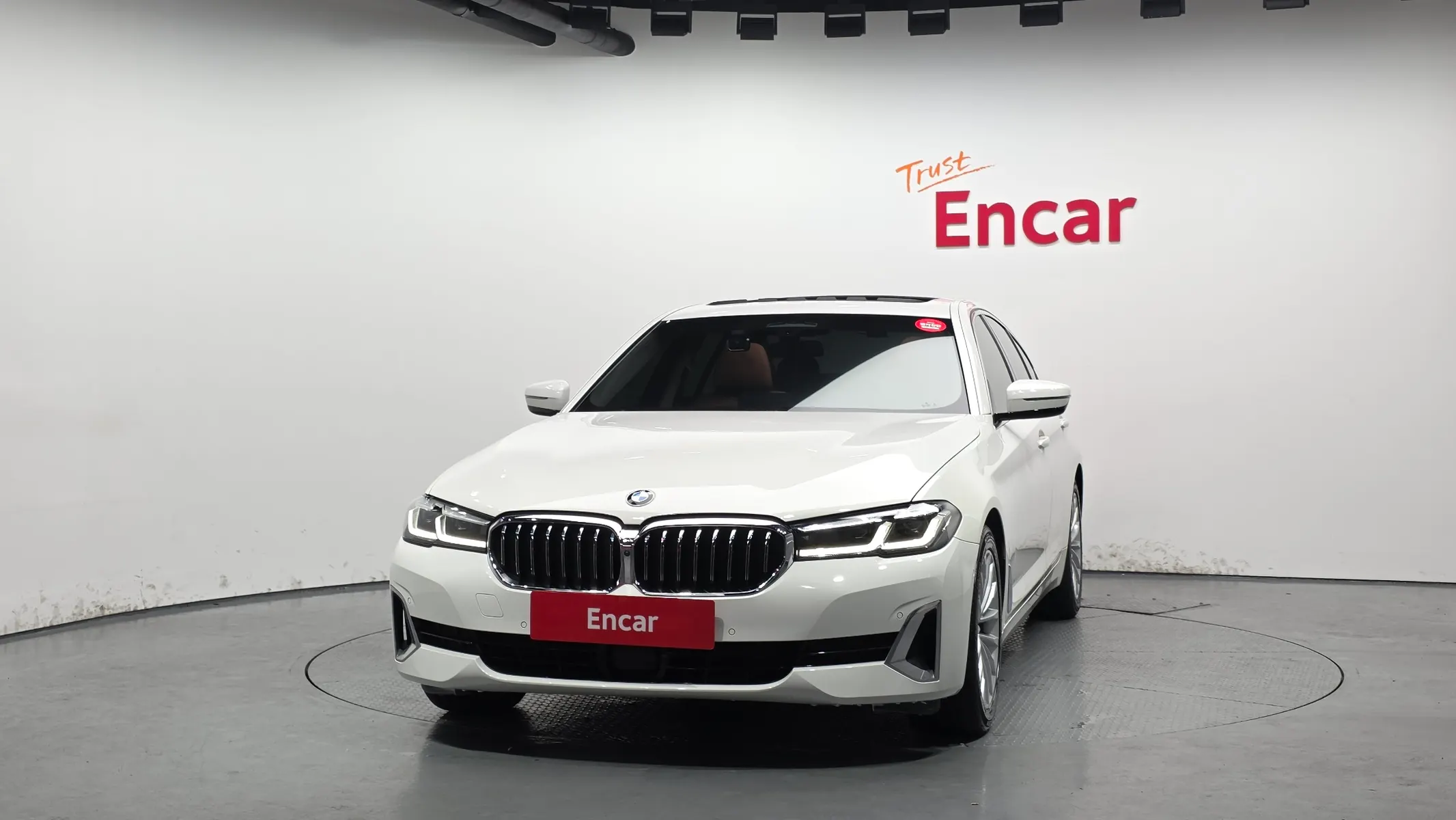 BMW 5 Series (G30) 520i 2021 3/35