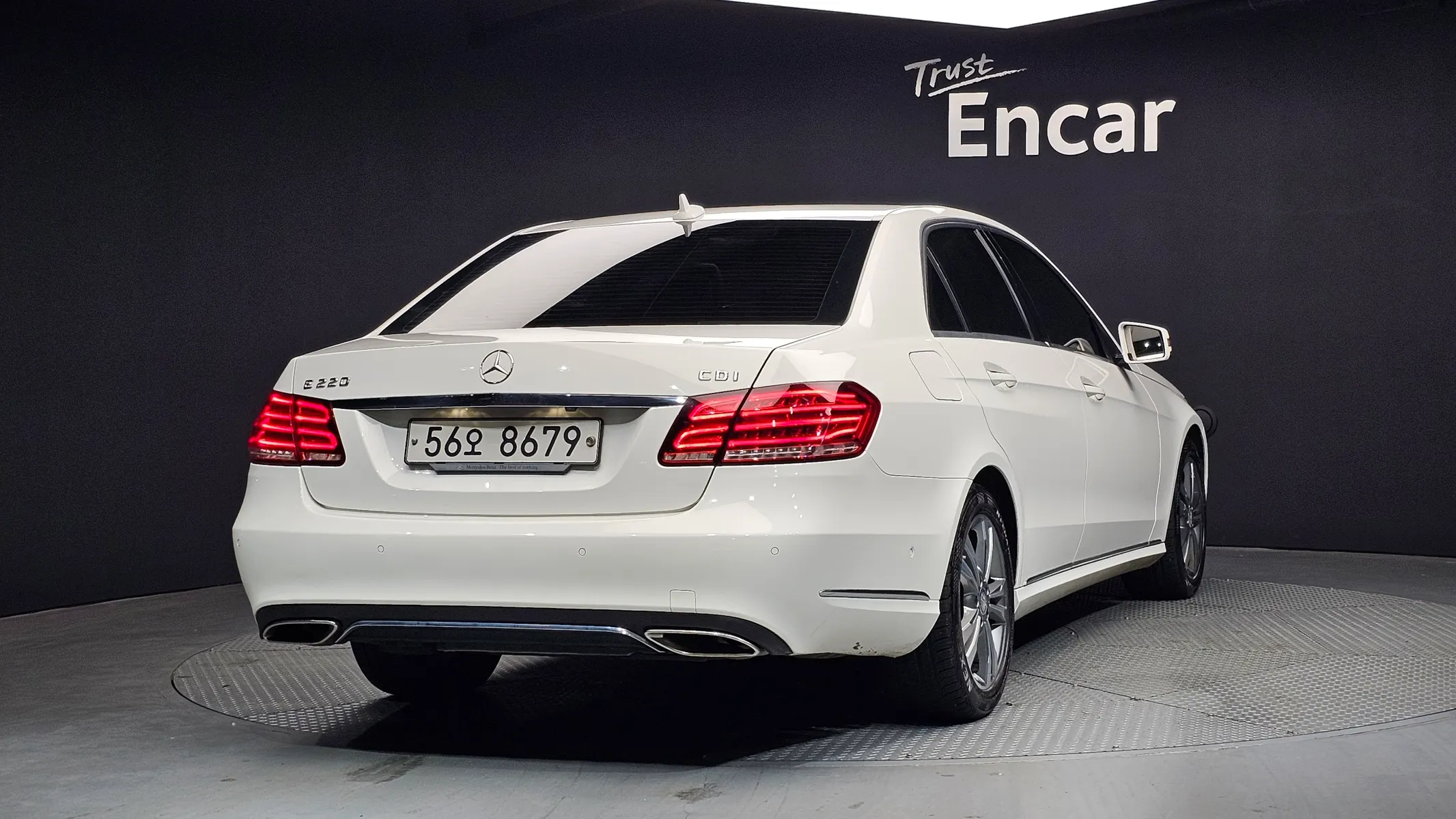 Mercedes-Benz E-Class W212 E220 CDI 2013 2/21