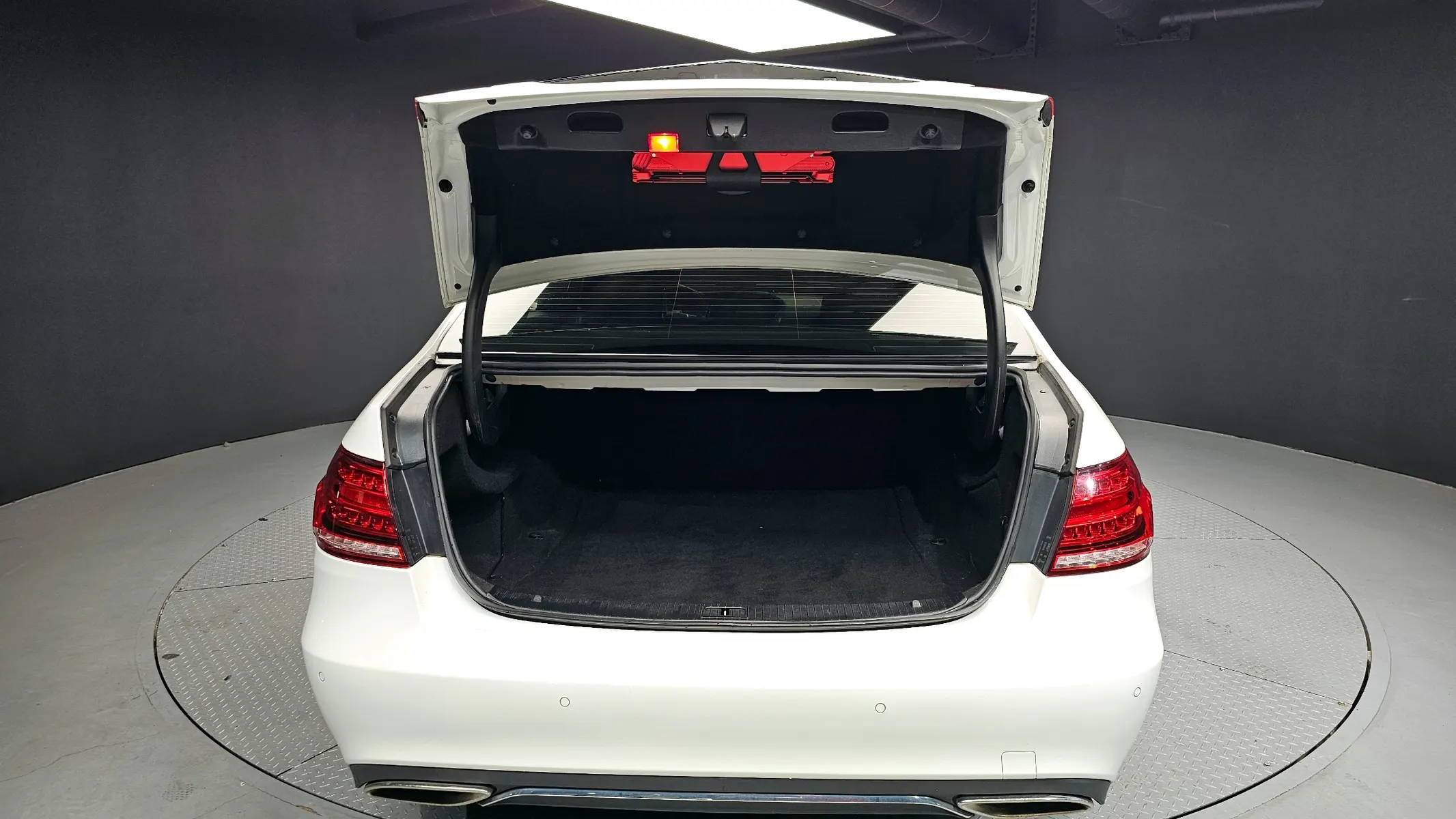 Mercedes-Benz E-Class W212 E220 CDI 2013 20/21